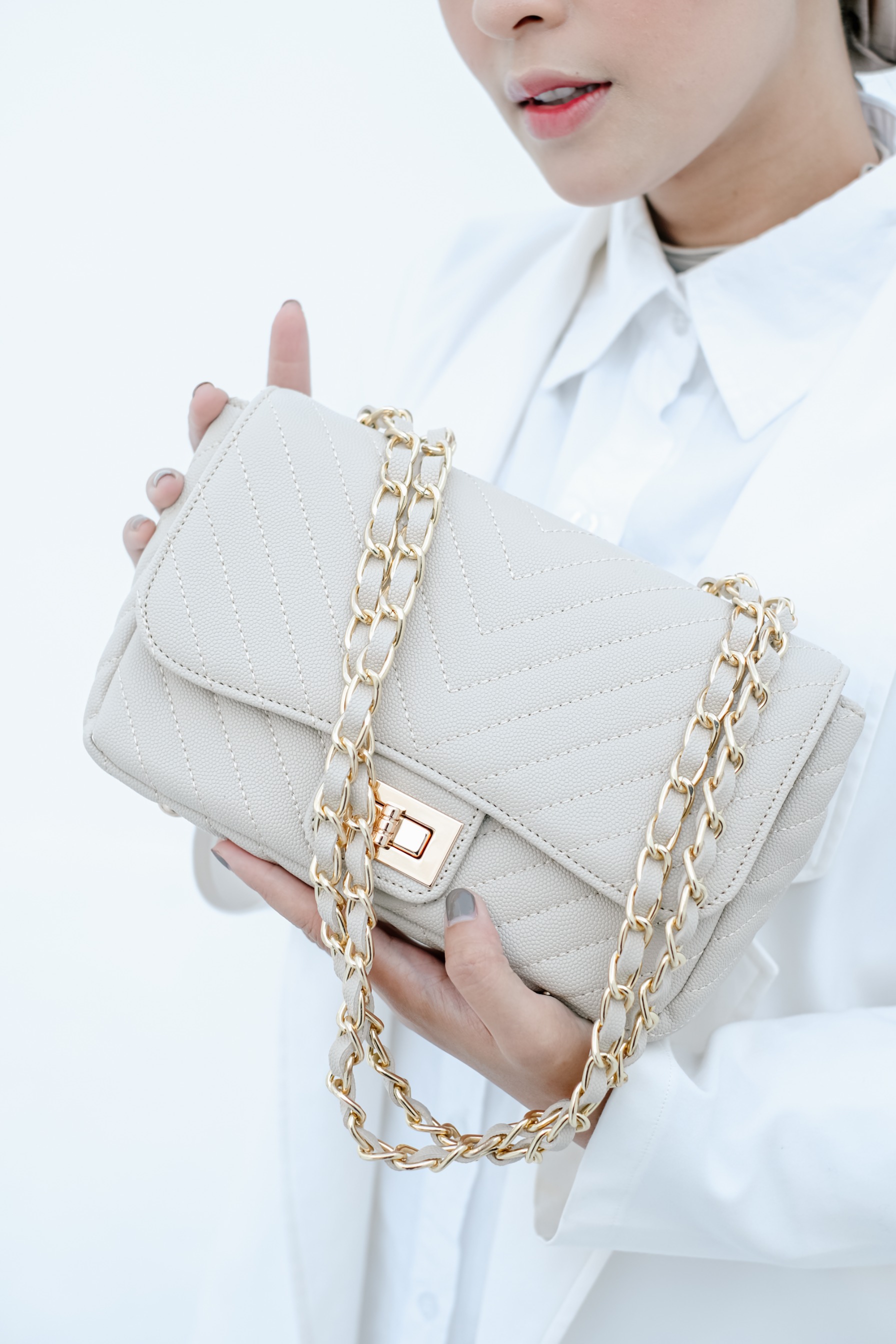 Sling Bag Flicka V 5 Medium