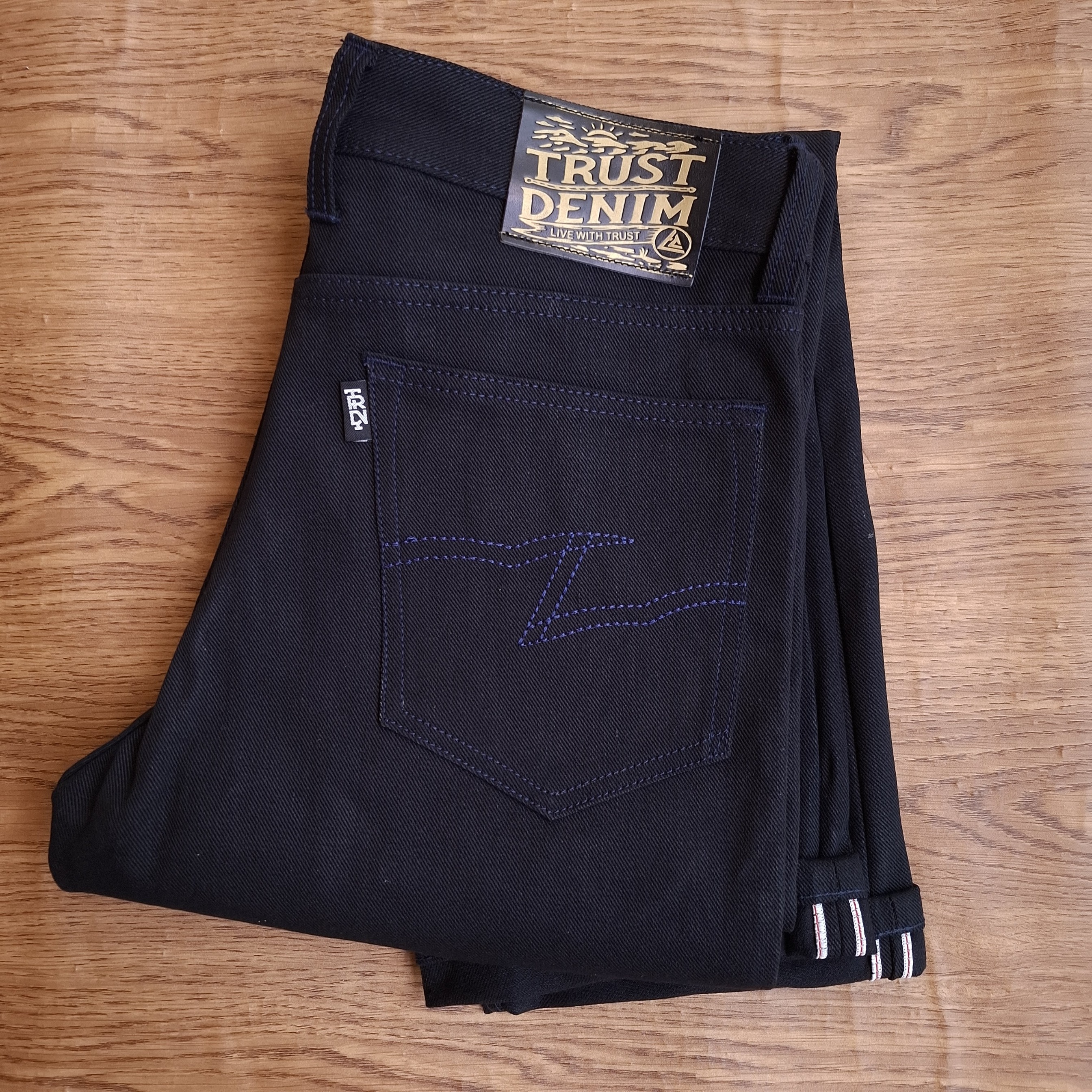  Black Panther - Celana Denim Hitam Selvedge Accent Black denim 14oz - Non strech SLIM STRAIGHT