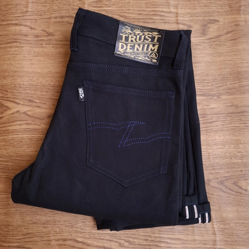 Image of  Black Panther - Celana Denim Hitam Selvedge Accent Black denim 14oz - Non strech SLIM STRAIGHT