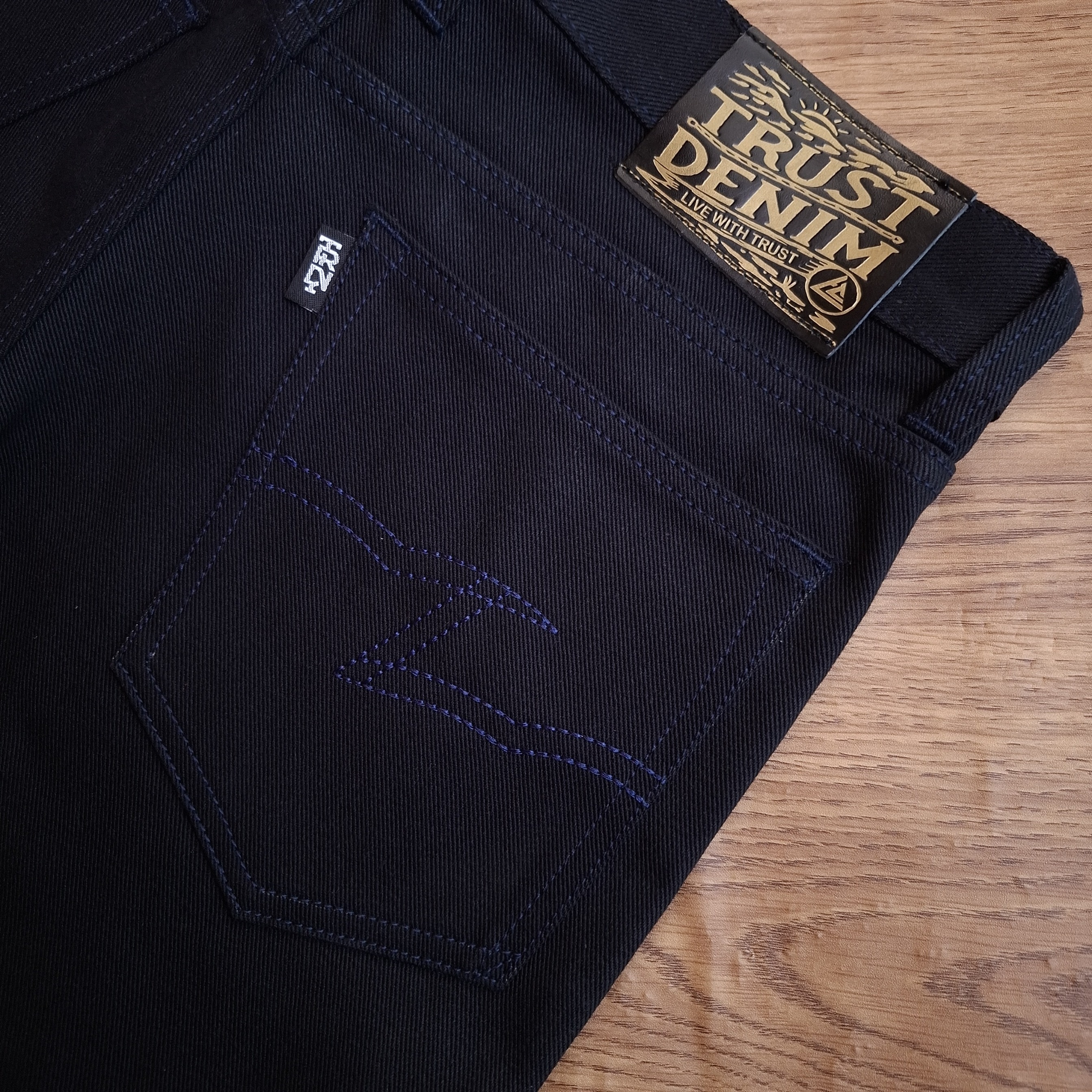  Black Panther - Celana Denim Hitam Selvedge Accent Black denim 14oz - Non strech SLIM STRAIGHT