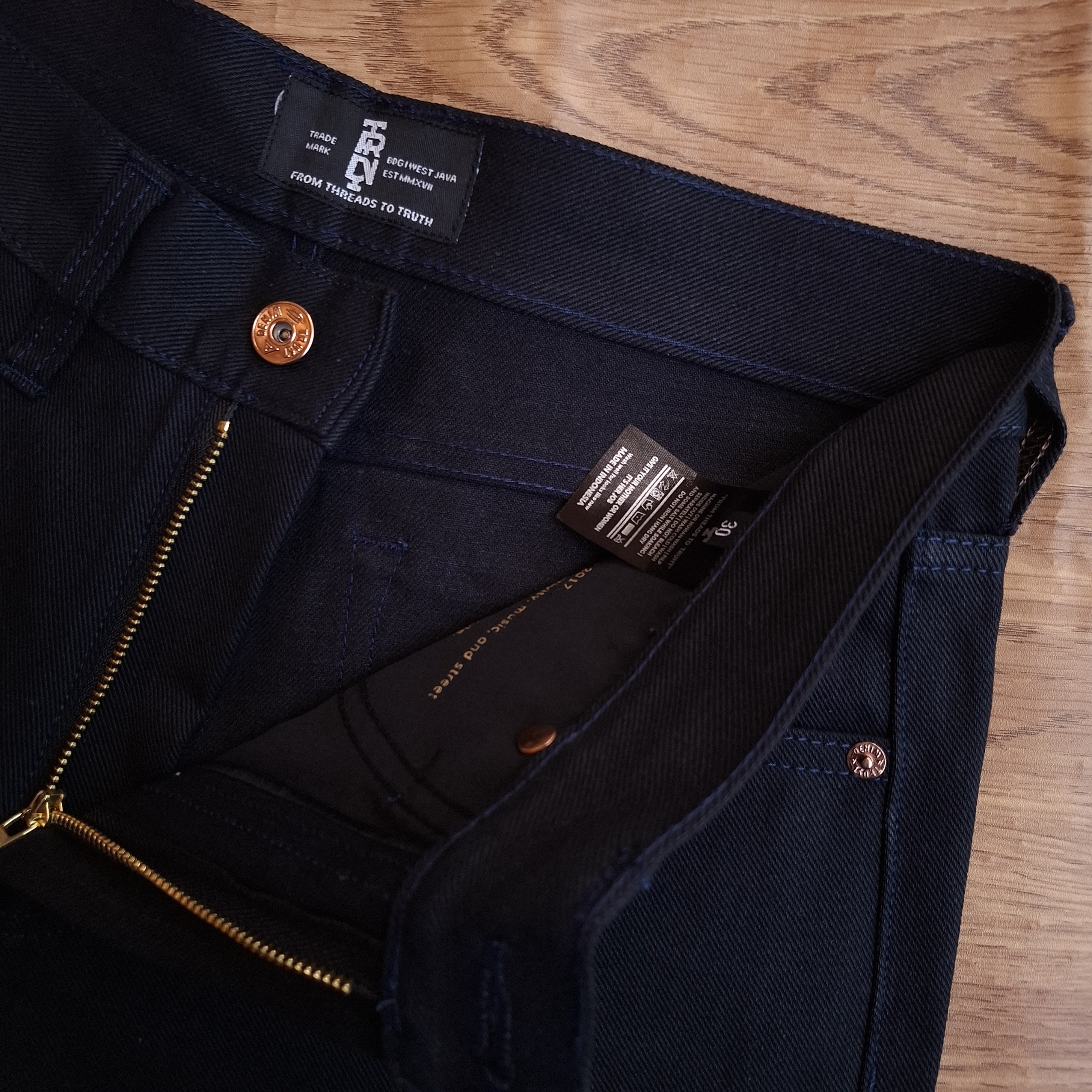  Black Panther - Celana Denim Hitam Selvedge Accent Black denim 14oz - Non strech SLIM STRAIGHT