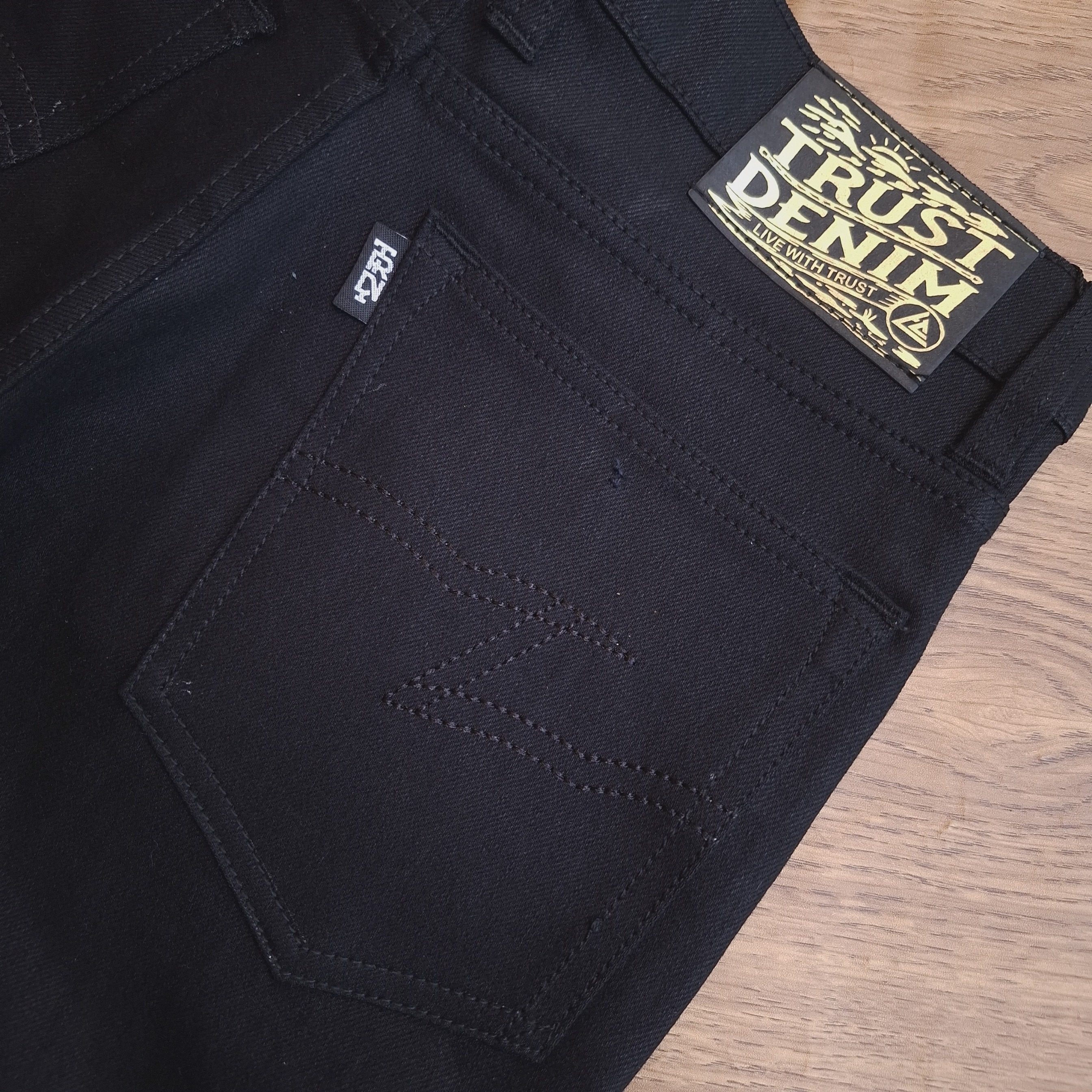 Black Eagle Celana Denim Jeans Pria Slim Fit  Black Denim strech 13oz