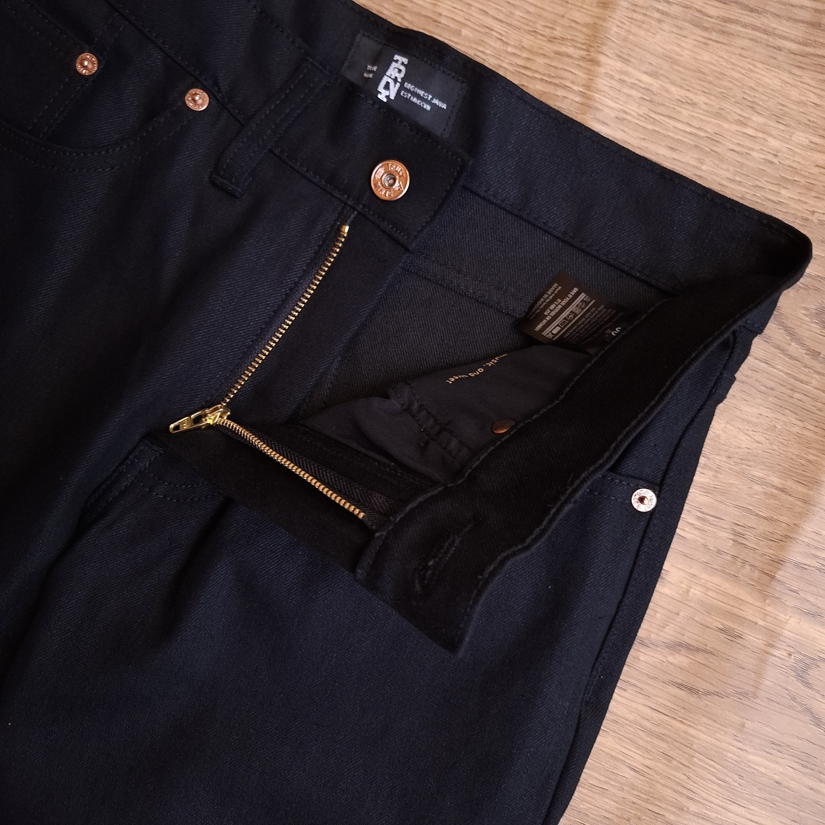Black Eagle Celana Denim Jeans Pria Slim Fit  Black Denim strech 13oz