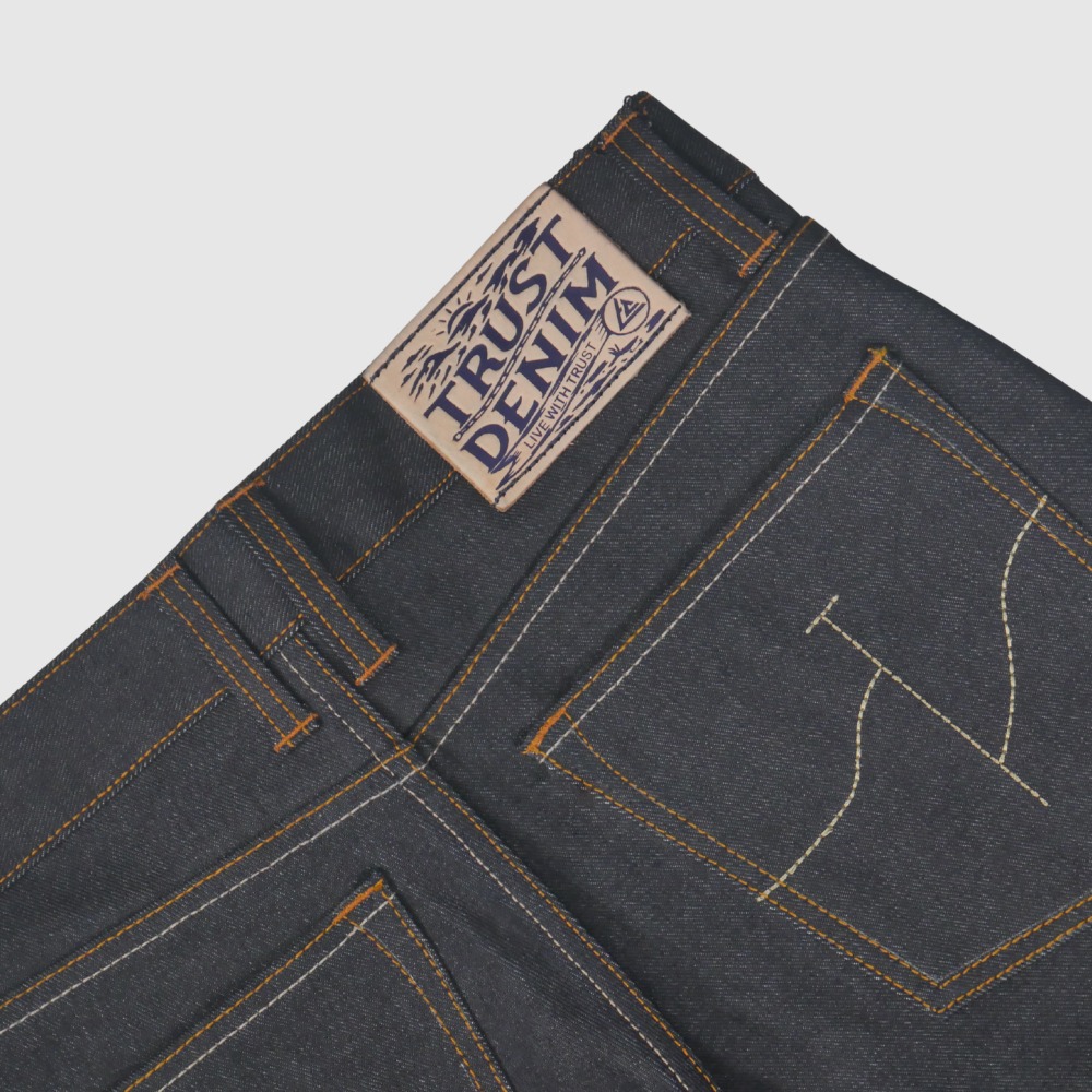 The Griffin Deep Indigo Original 15,5 OZ Slim Straight Celana Denim selvedge accent