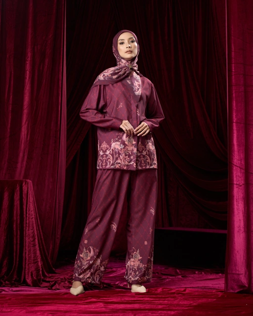 Image of VELVET NOIR ONESET-01