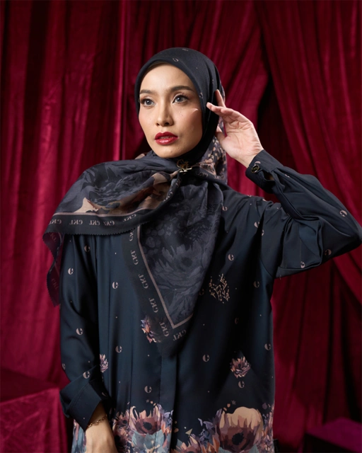 Image of VELVET NOIR ONESET-03