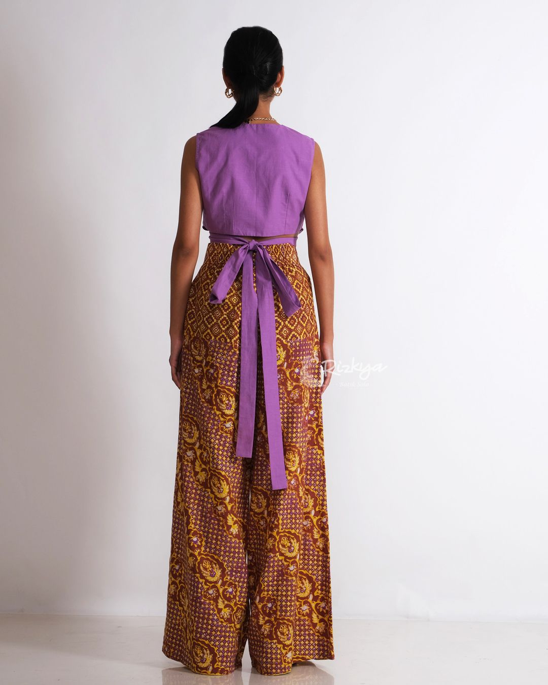 Nila Blouse Sekar Wungu