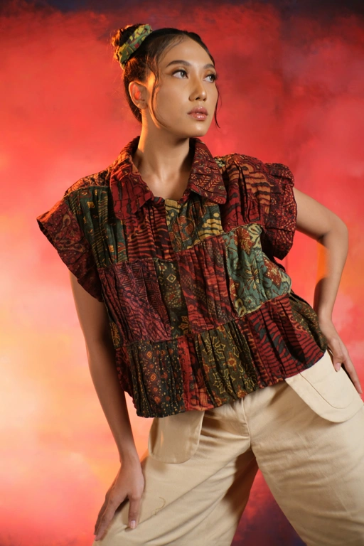 Image of SUNSET WAVES ASTAMAYA BLOUSE BATIK