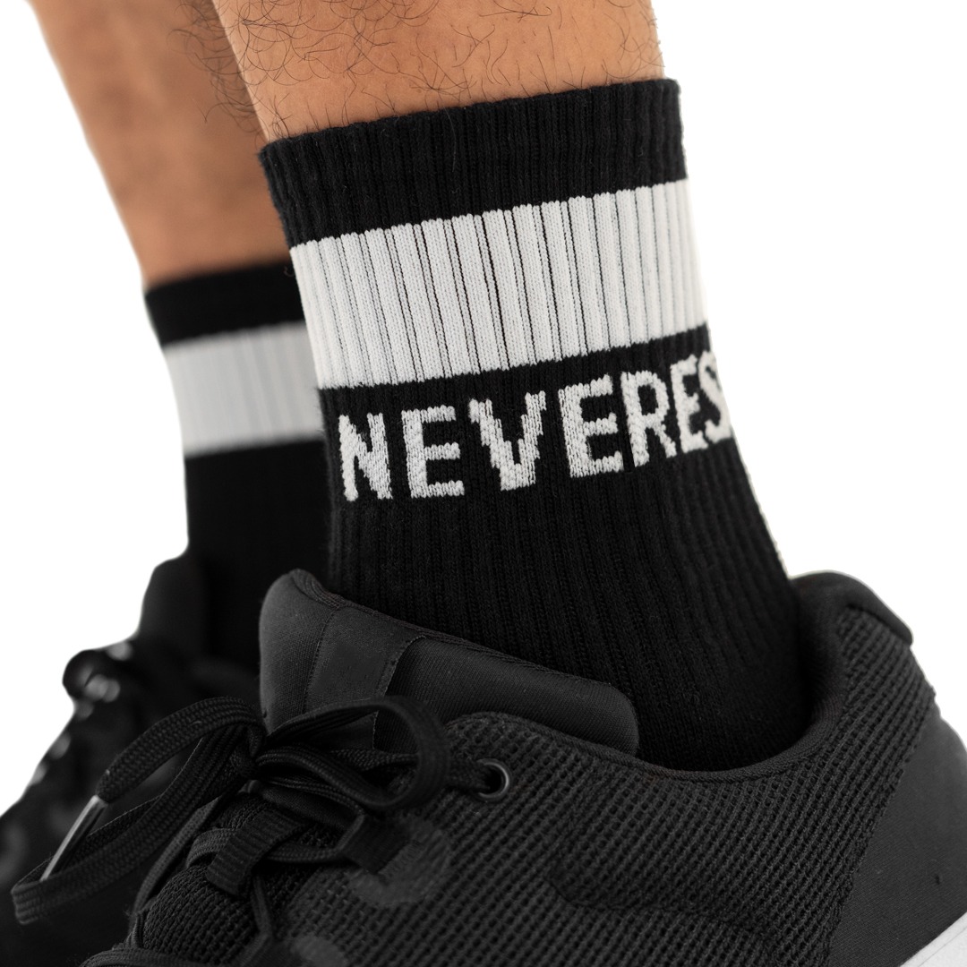 NEVERES Crew Socks