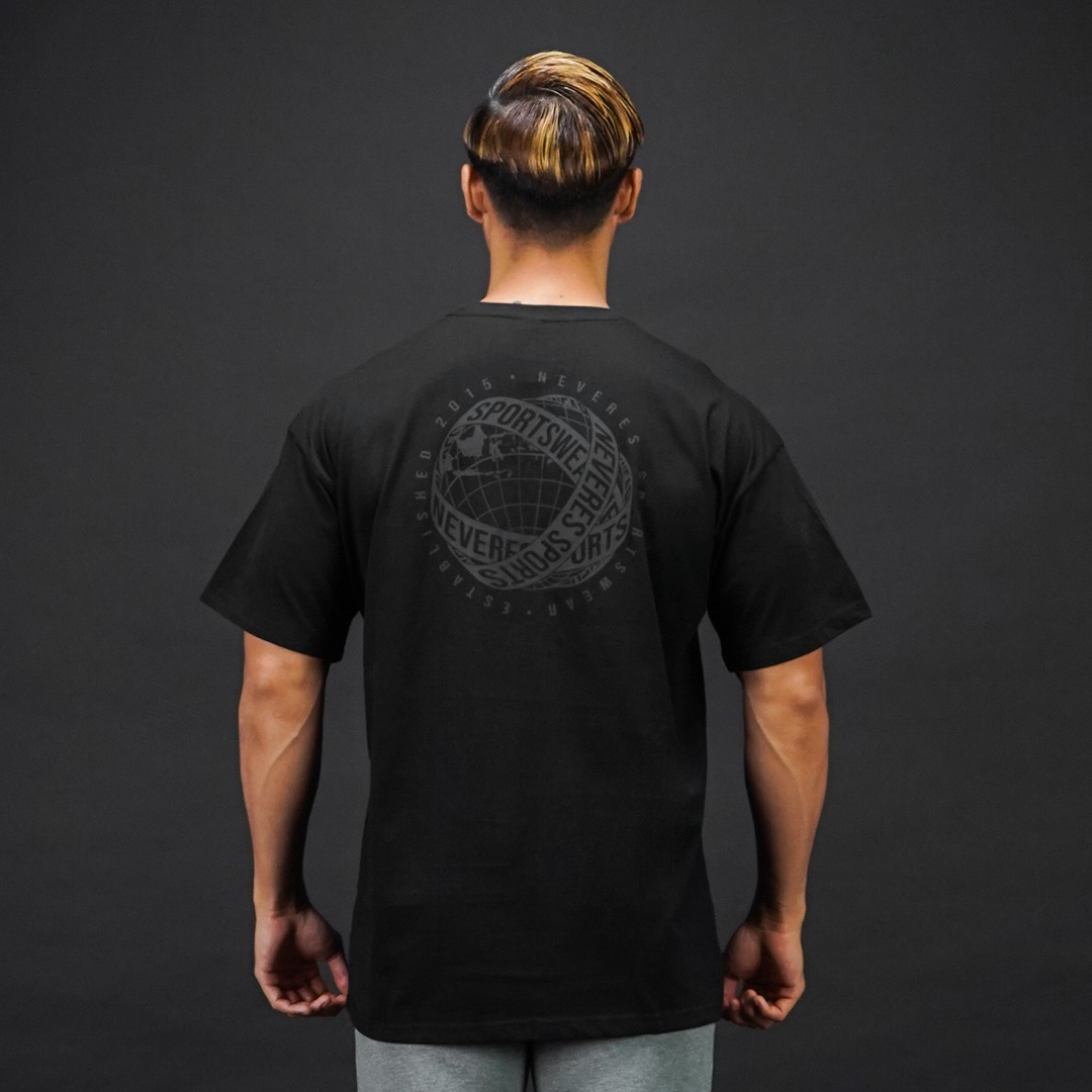 NEVERES Oversized Graphic