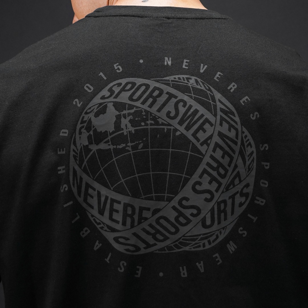 NEVERES Oversized Graphic