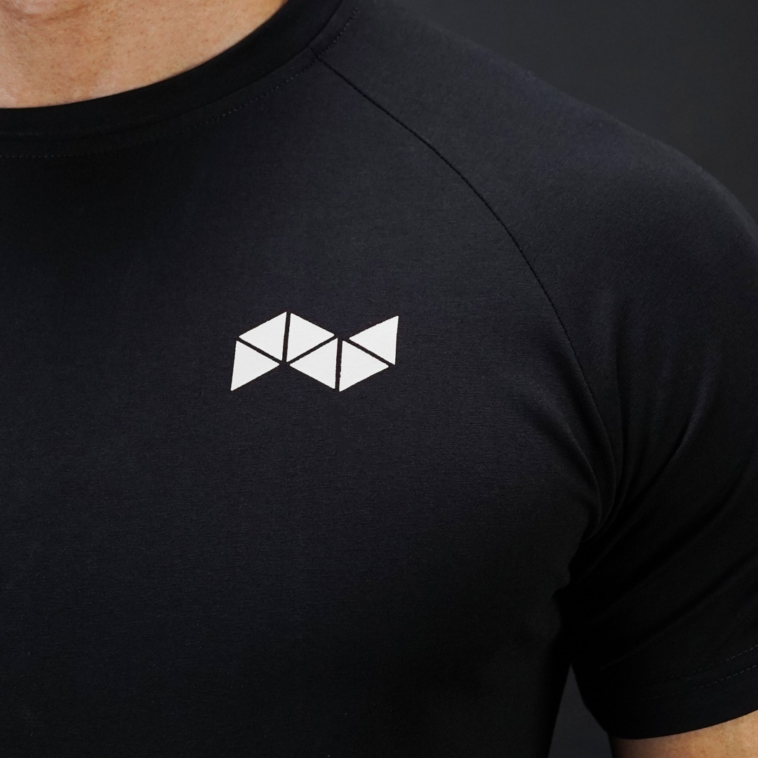 NEVERES Basic Form T-Shirt