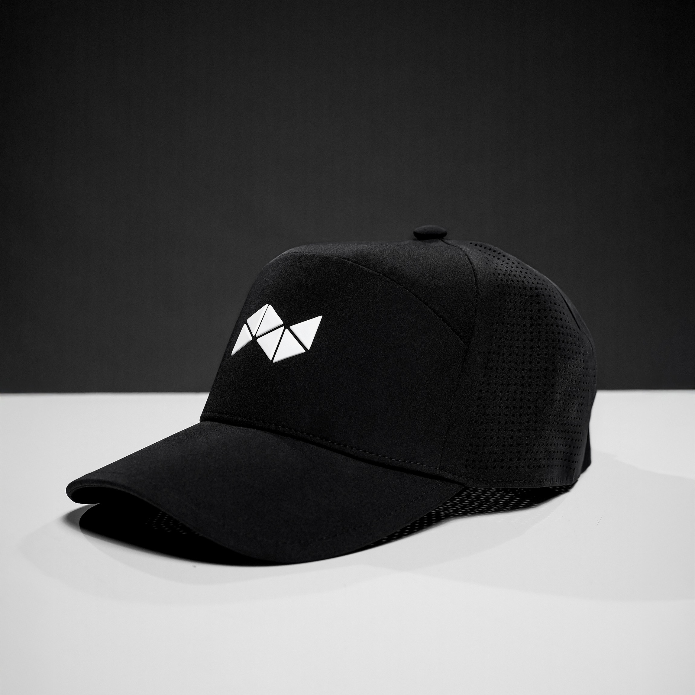 NEVERES Laser-Core Tech Hat