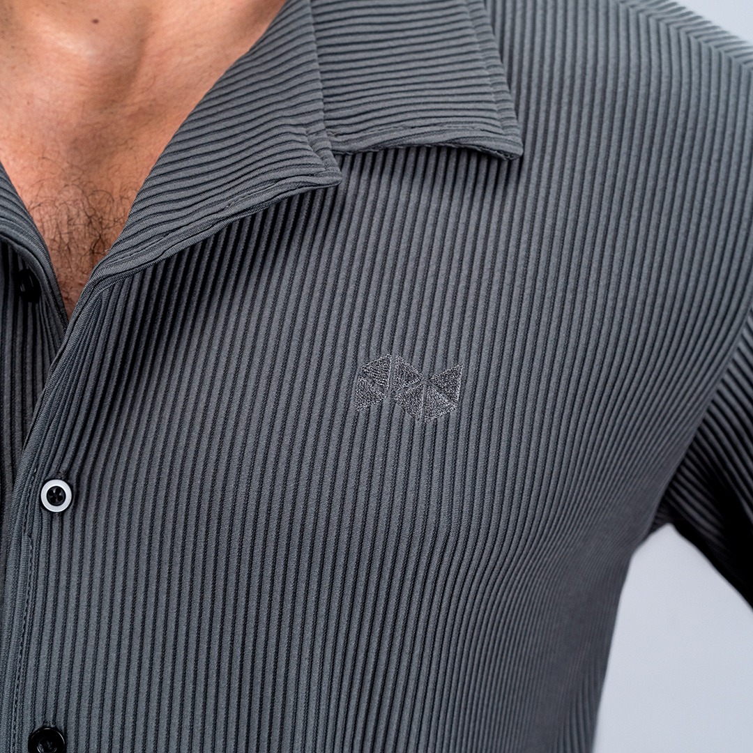 NEVERES Pleated Shirt