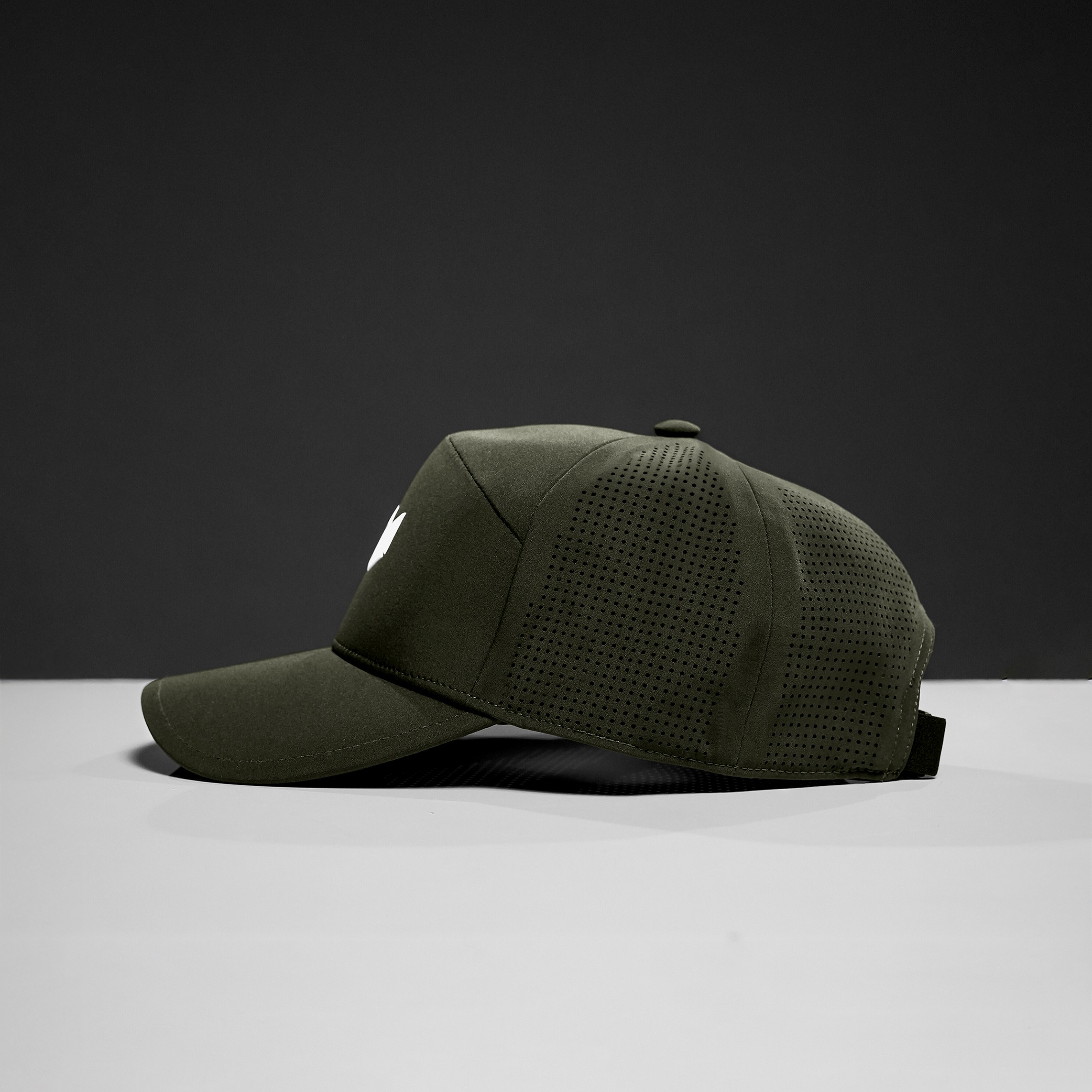 NEVERES Laser-Core Tech Hat