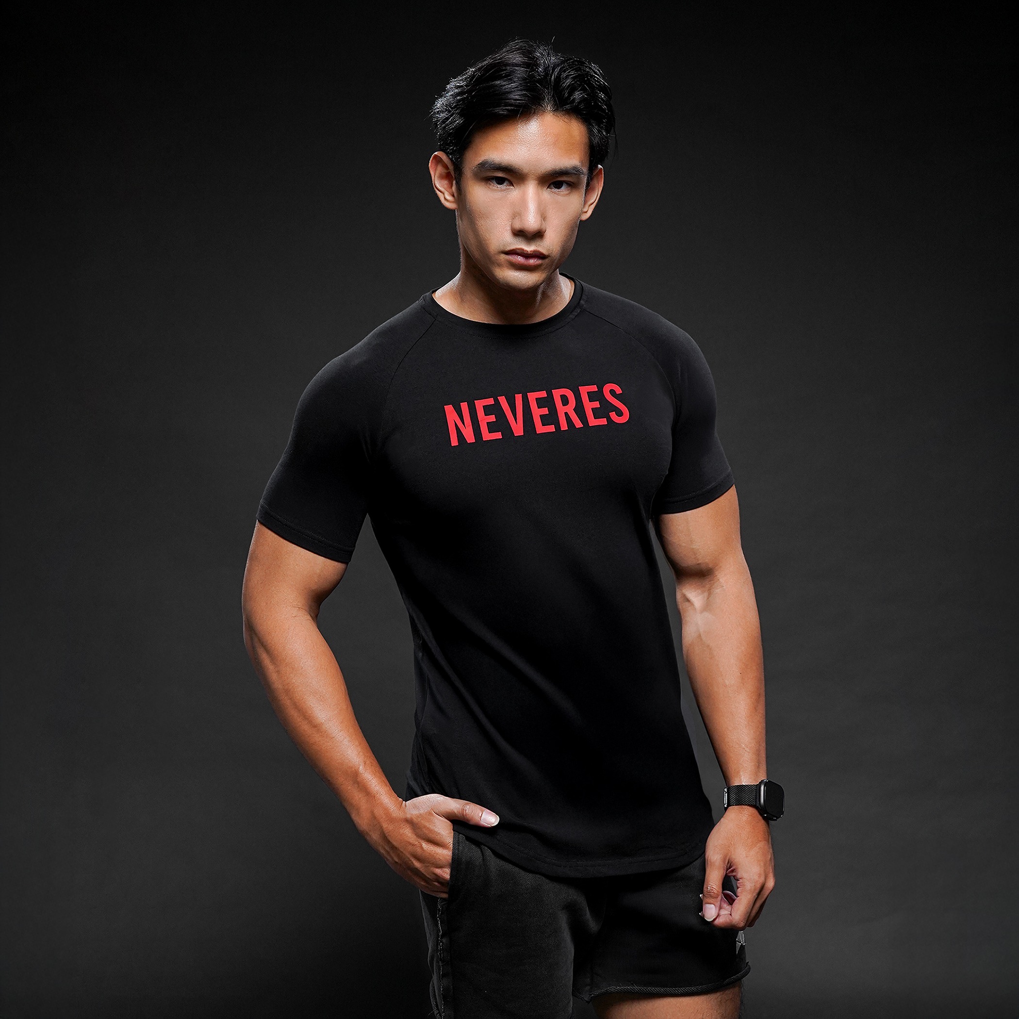 NEVERES Iconic T-Shirt