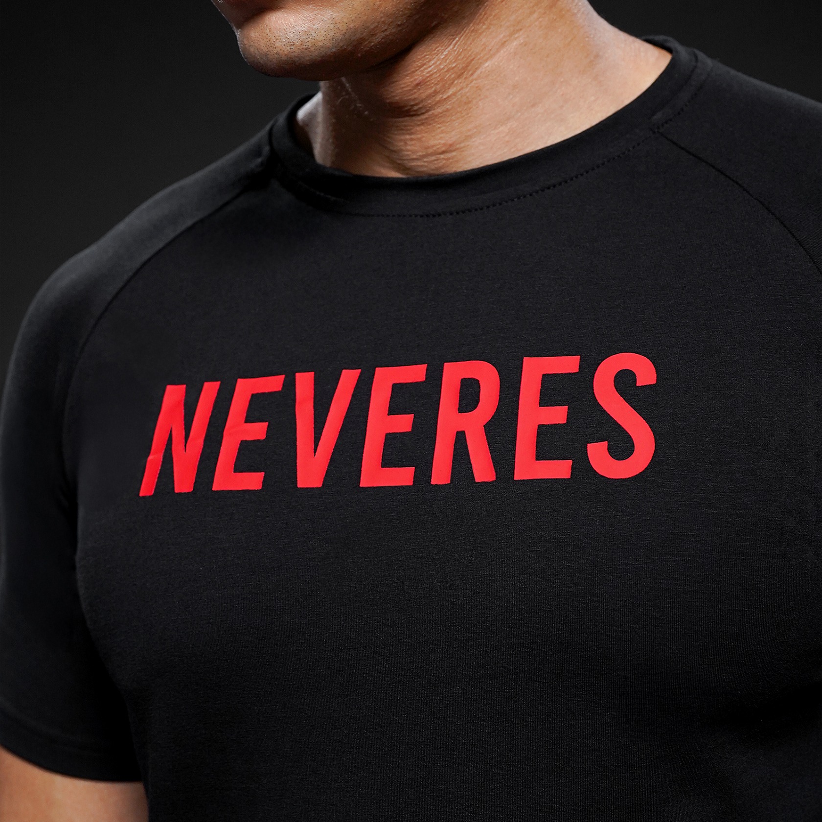 NEVERES Iconic T-Shirt