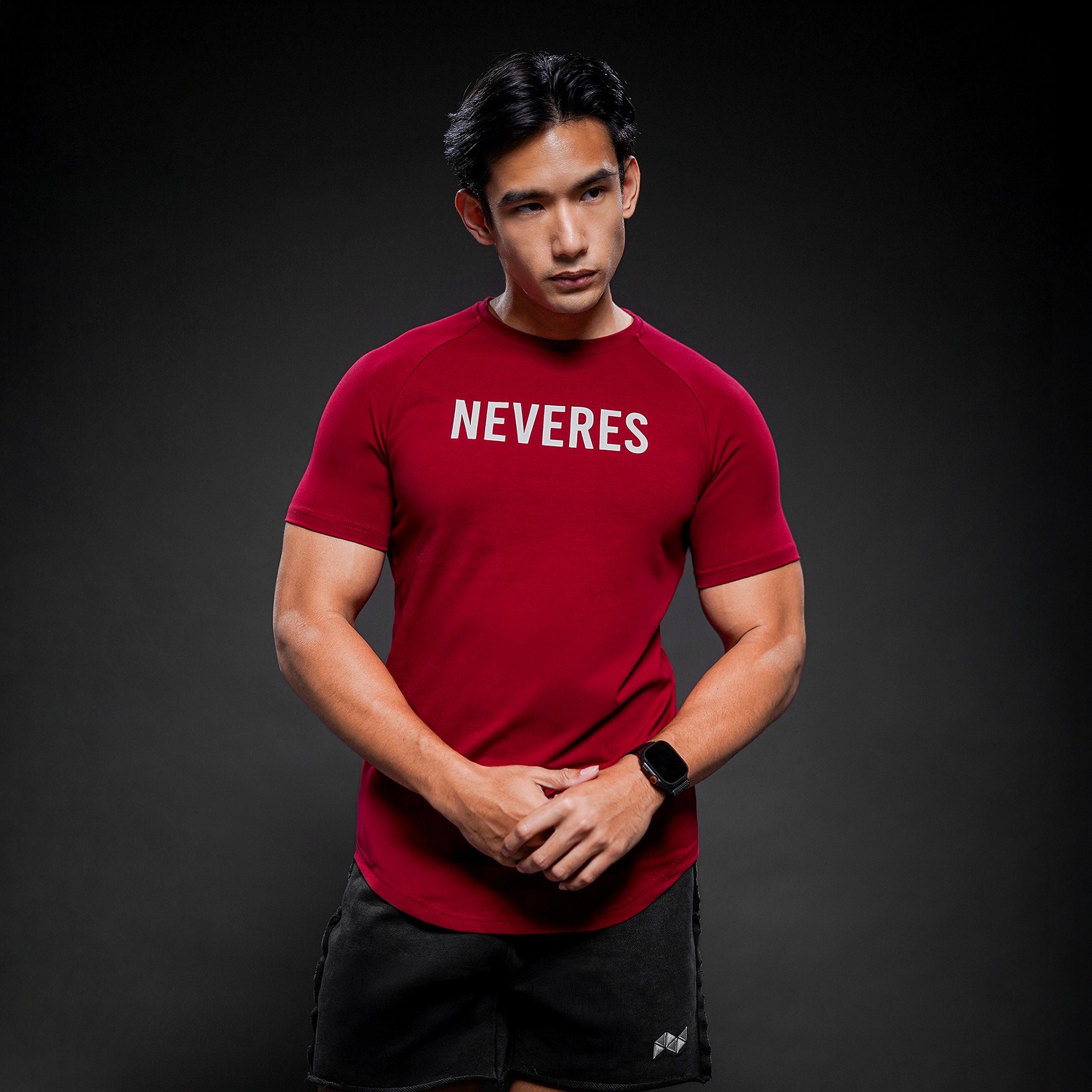 NEVERES Iconic T-Shirt