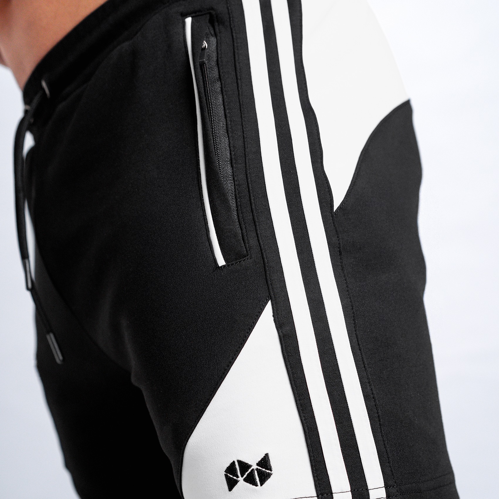 NEVERES Sporty Quadflex Shorts