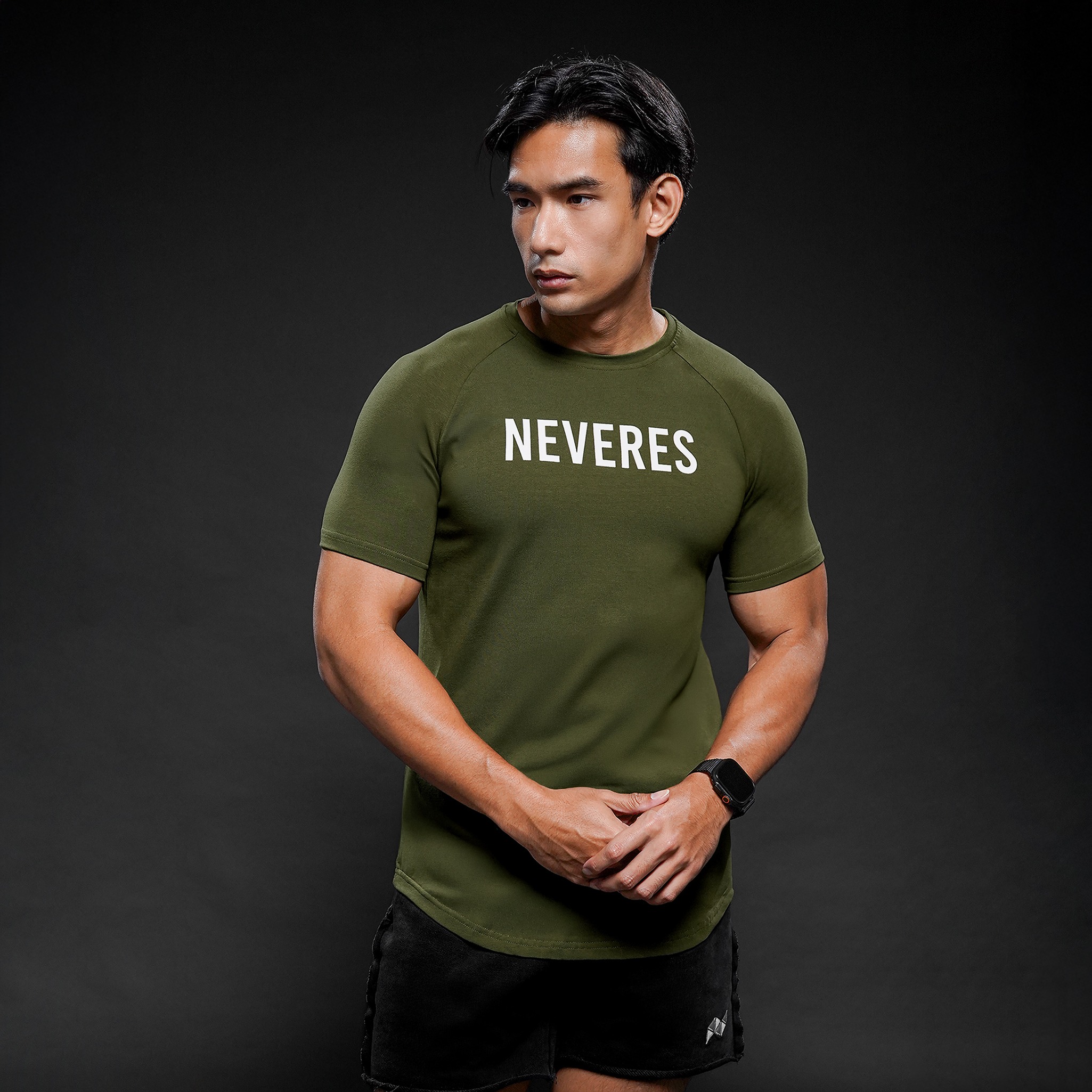 NEVERES Iconic T-Shirt