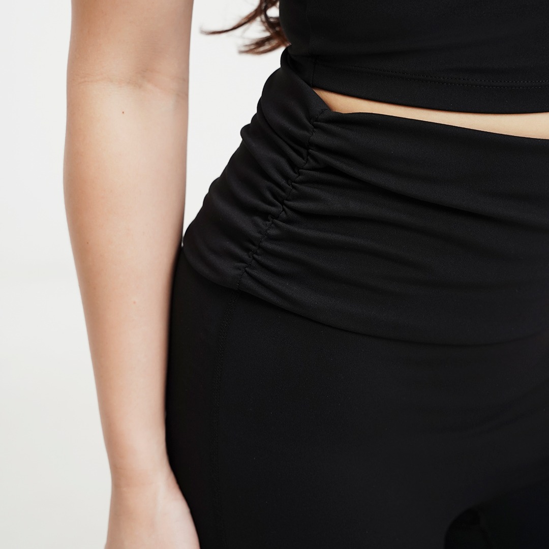 Neveres Muse Oneshoulder Tank & Flare Pants