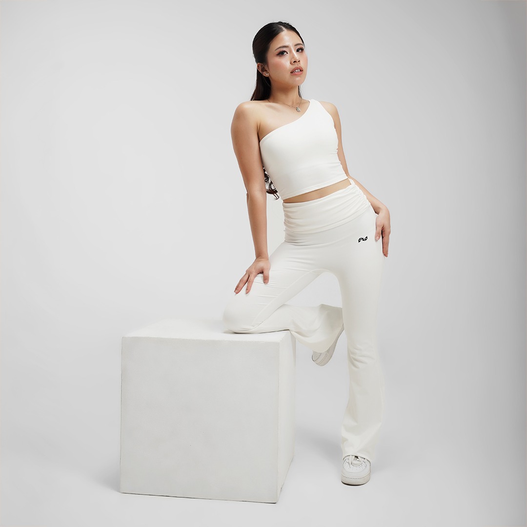 Neveres Muse Oneshoulder Tank & Flare Pants