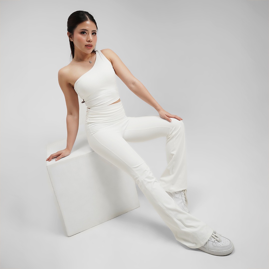 Neveres Muse Oneshoulder Tank & Flare Pants