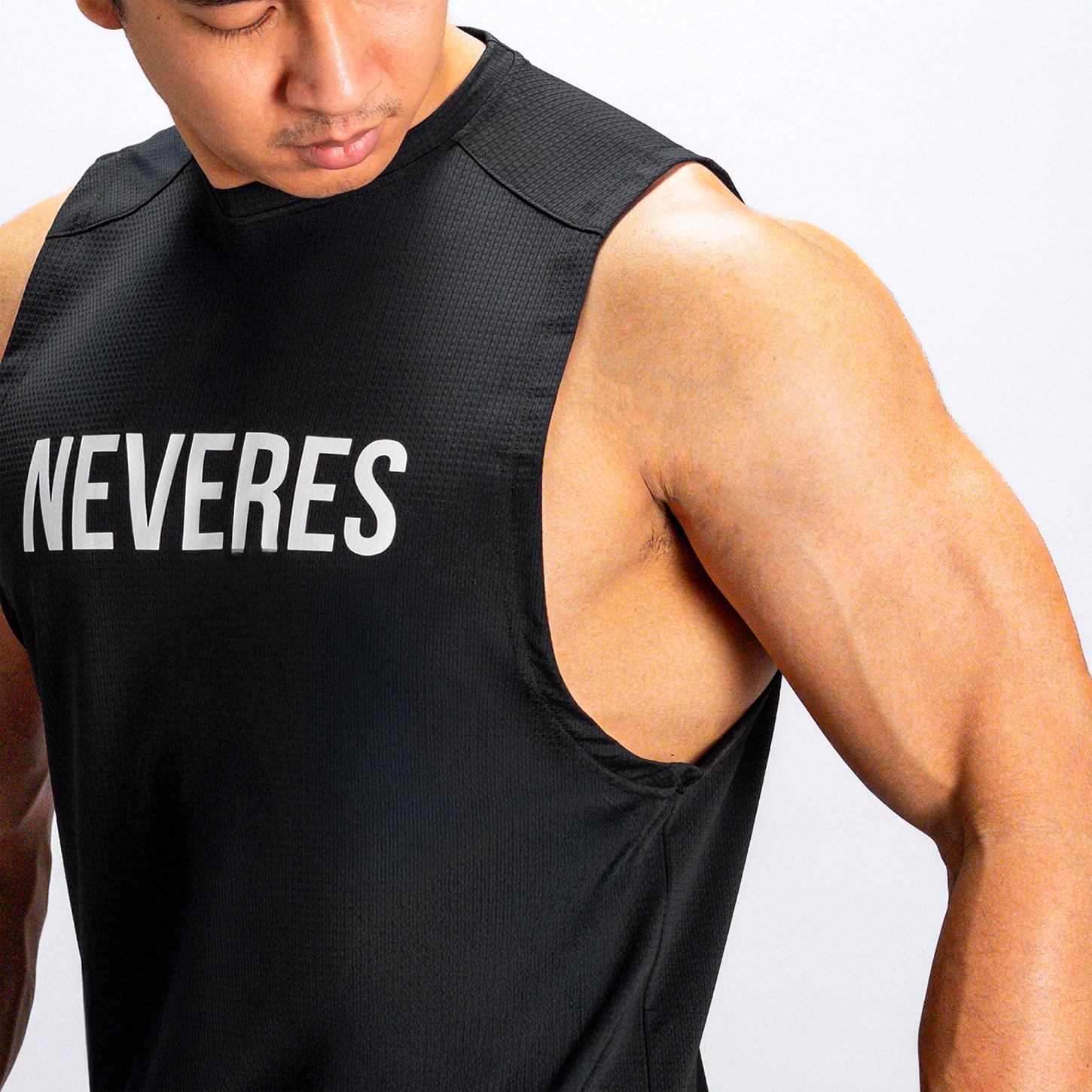 NEVERES Iconic Deep Cut