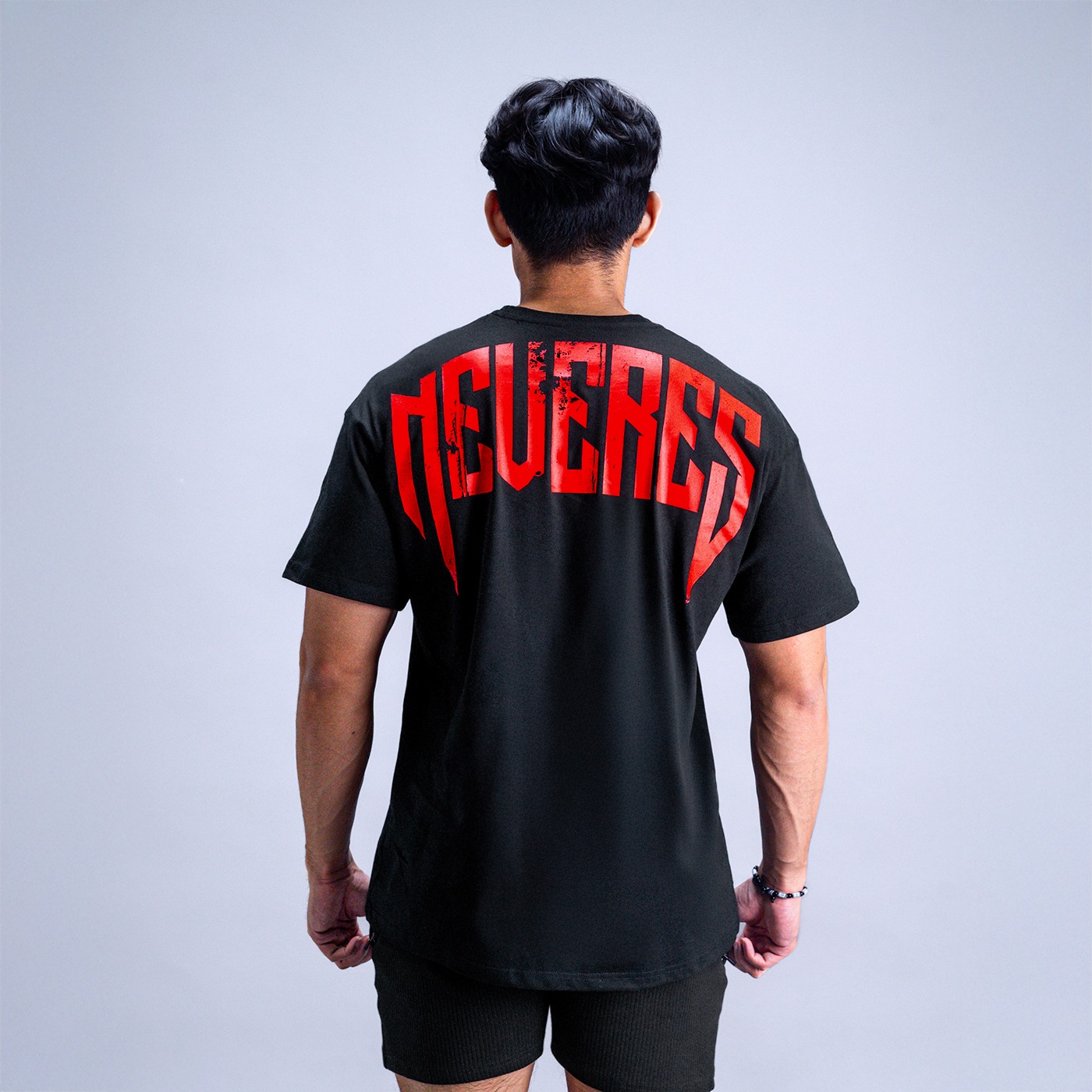 NEVERES Showstopper Oversized T-Shirt