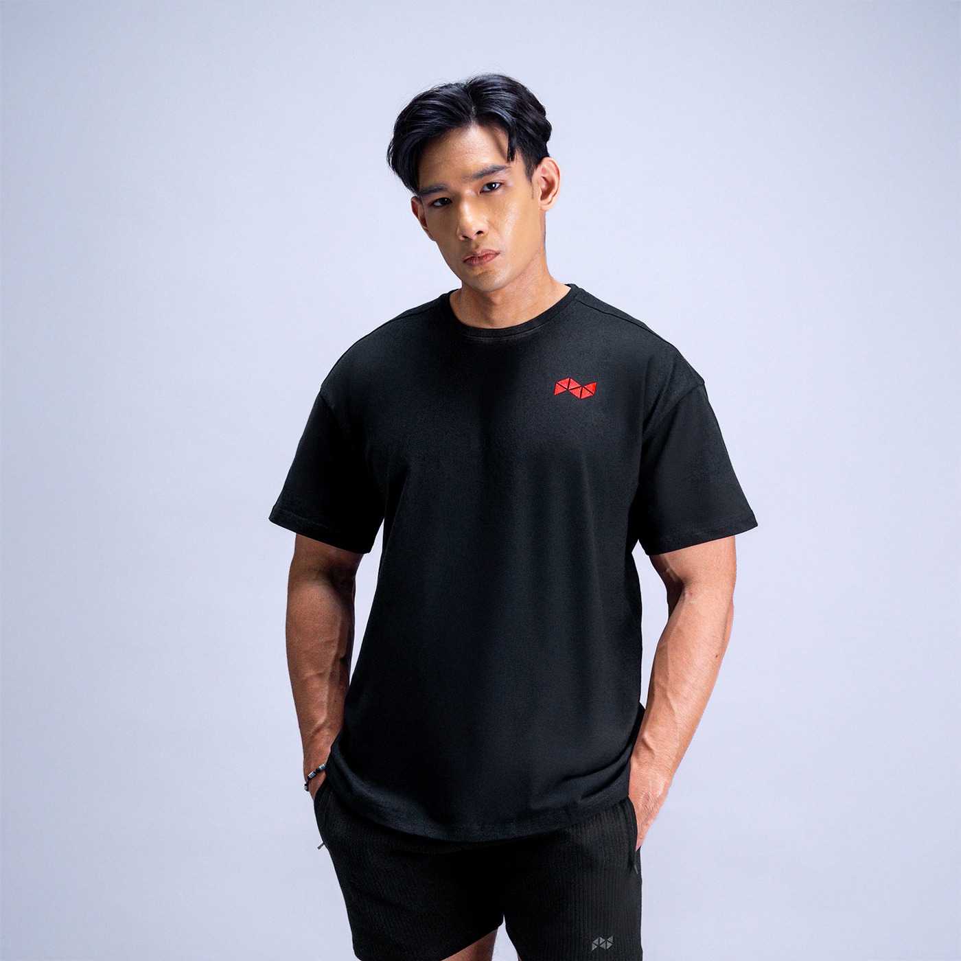 NEVERES Showstopper Oversized T-Shirt
