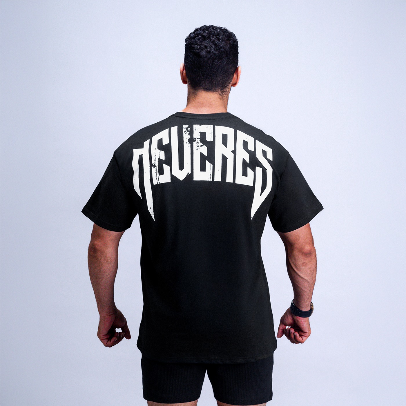 NEVERES Showstopper Oversized T-Shirt