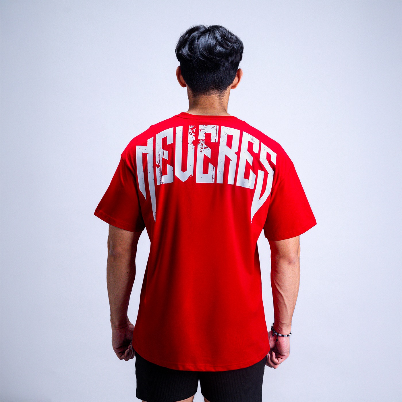 NEVERES Showstopper Oversized T-Shirt