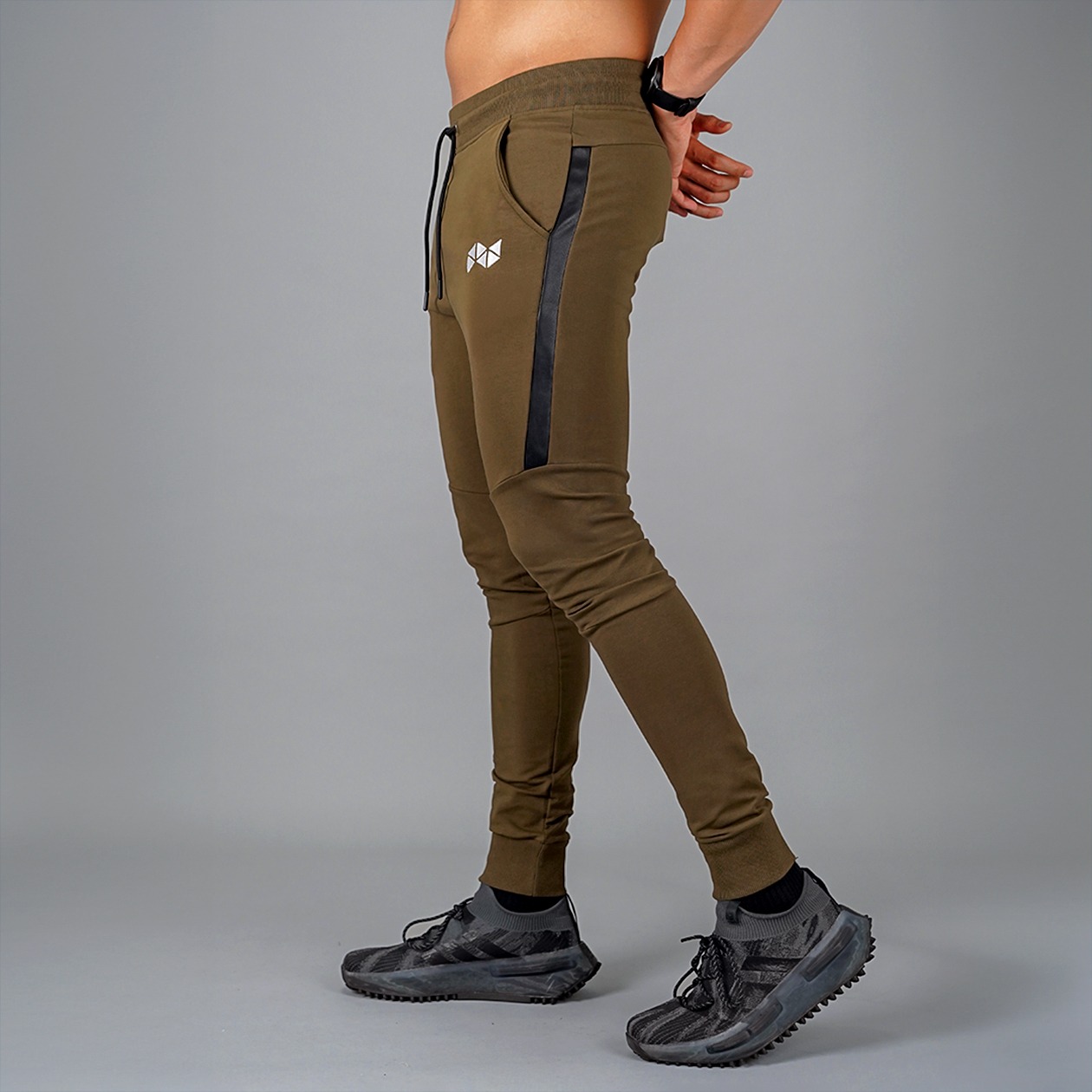 NEVERES Leather Stripe Jogger