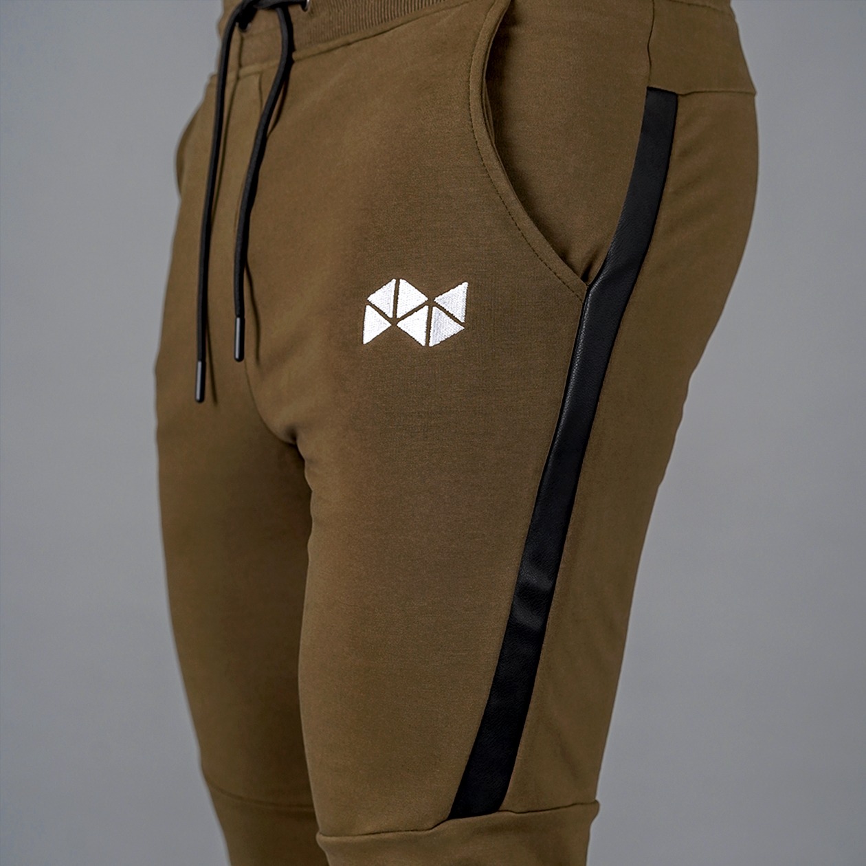 NEVERES Leather Stripe Jogger