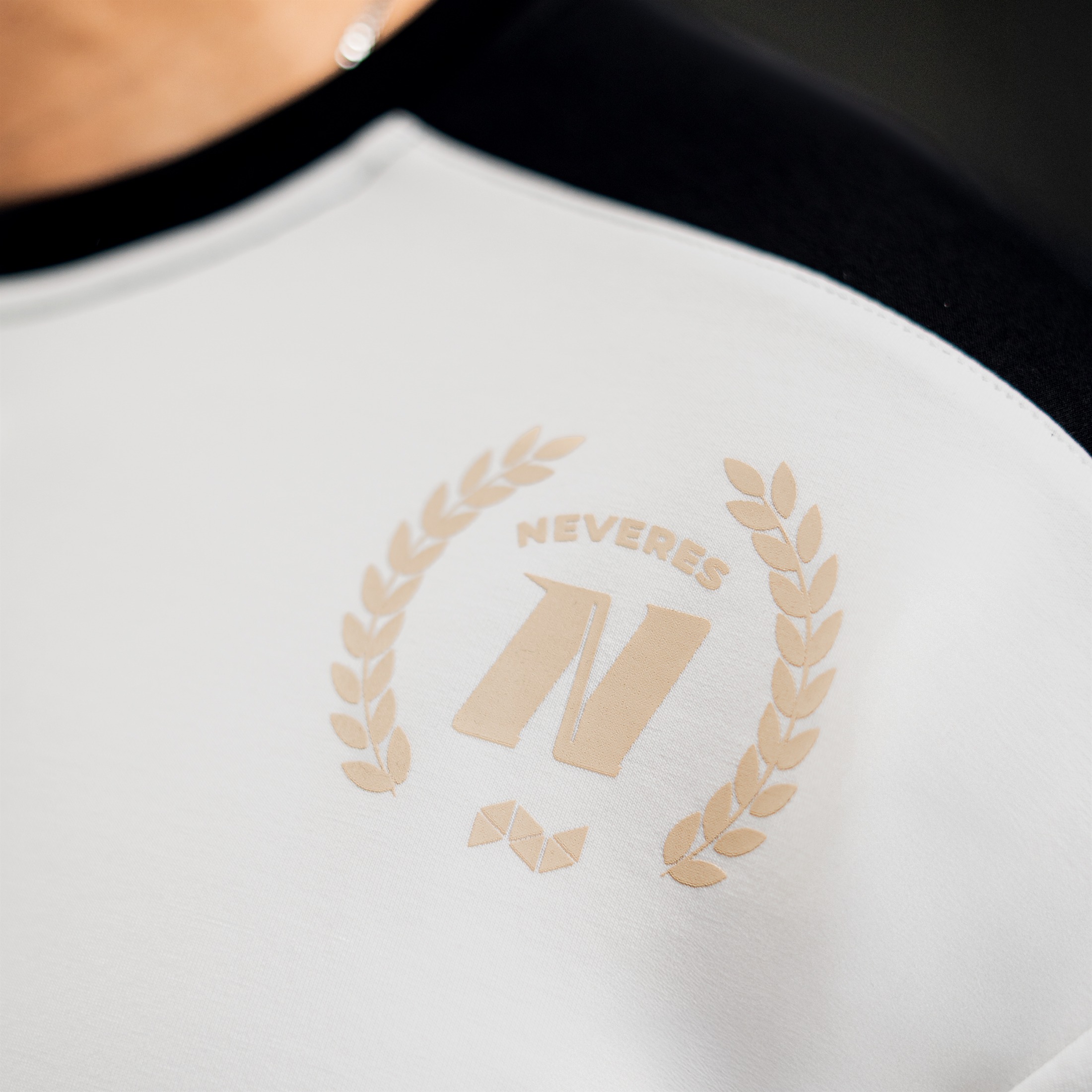 NEVERES Falcon Oversized T-Shirt