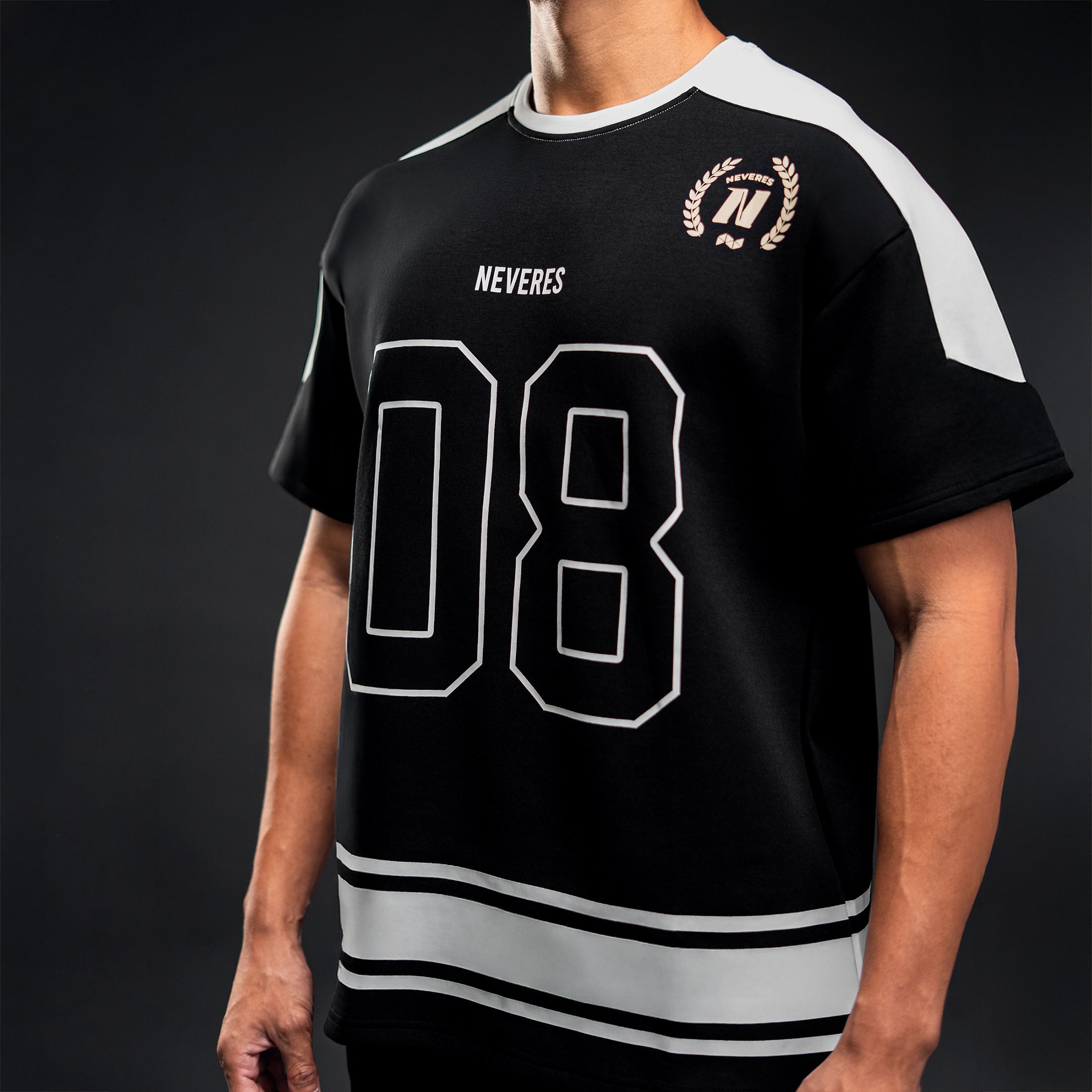 NEVERES Falcon Oversized T-Shirt