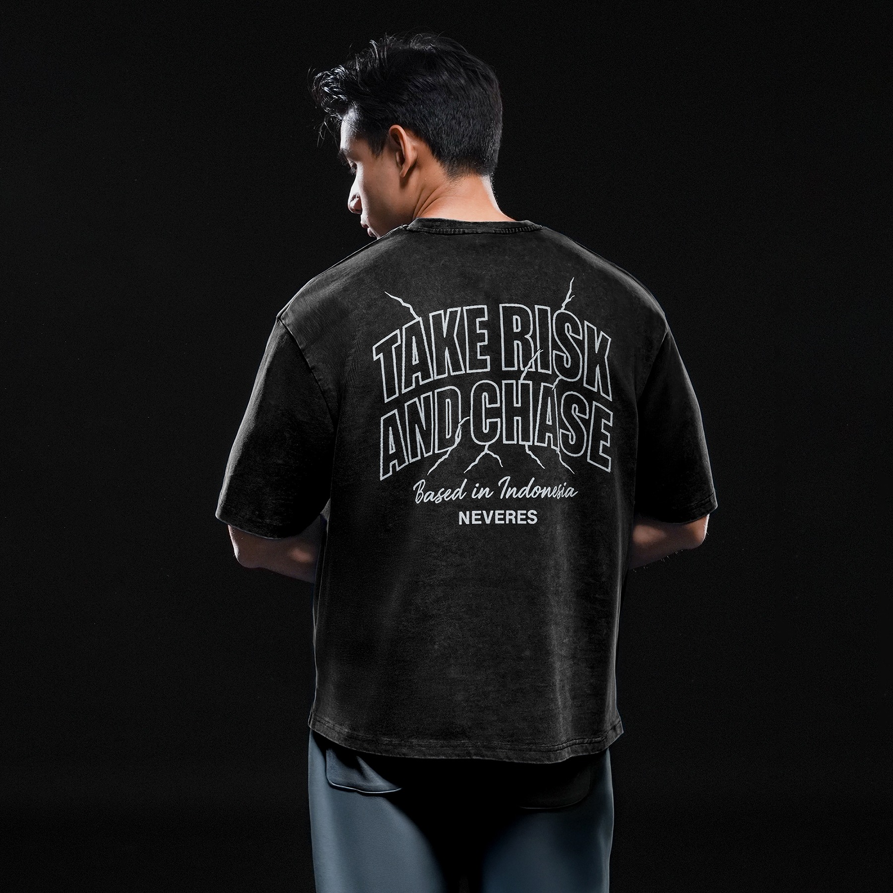 NEVERES Dark Era Oversized T-Shirt – Back Graphic