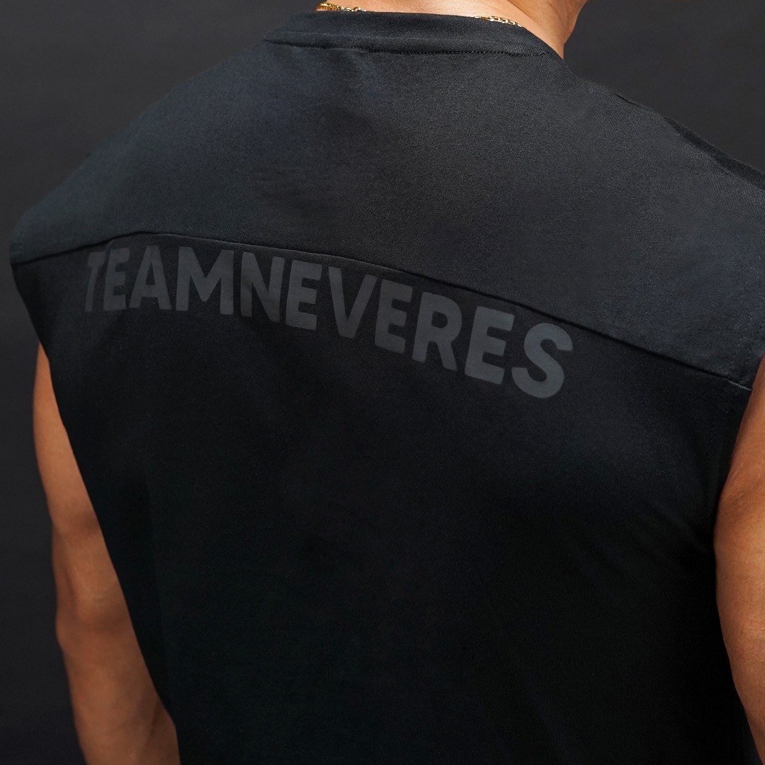 NEVERES Muscle Cut Sleeveless T-Shirt