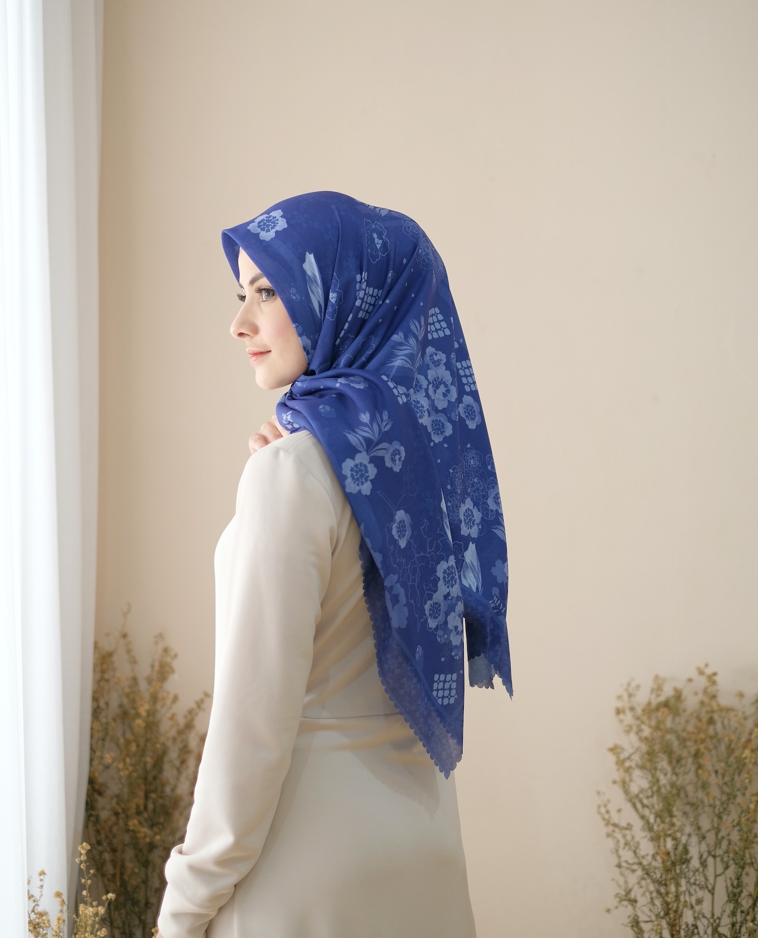 Square Hijab AURA in Blue
