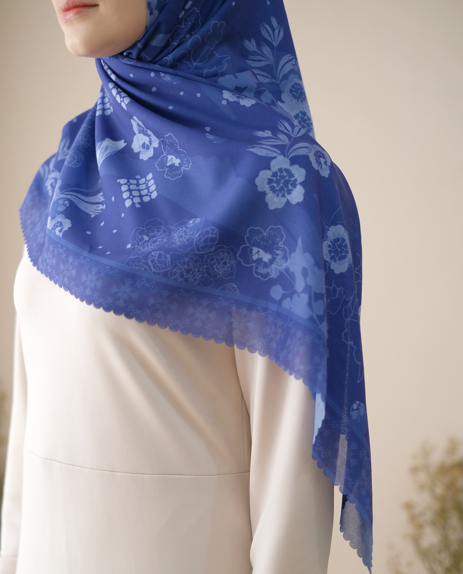 Square Hijab AURA in Blue
