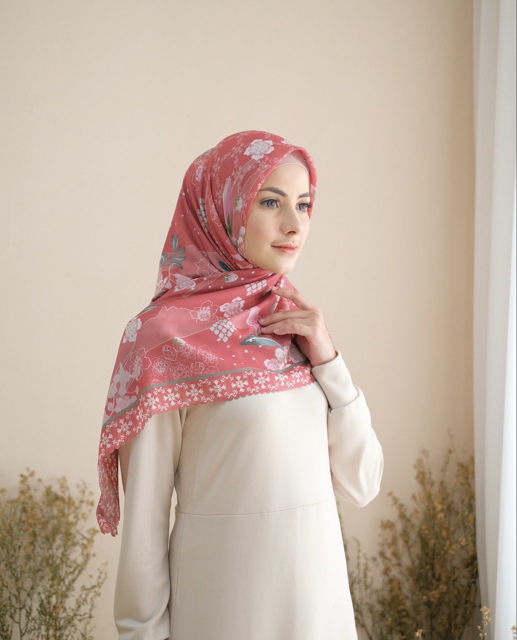 Square Hijab AURA in Pomegranade Red