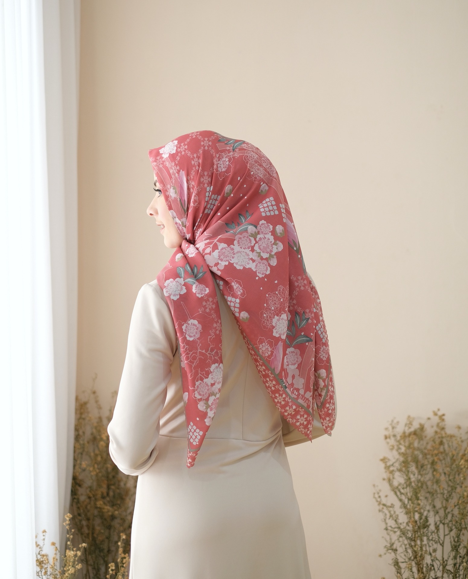 Square Hijab AURA in Pomegranade Red
