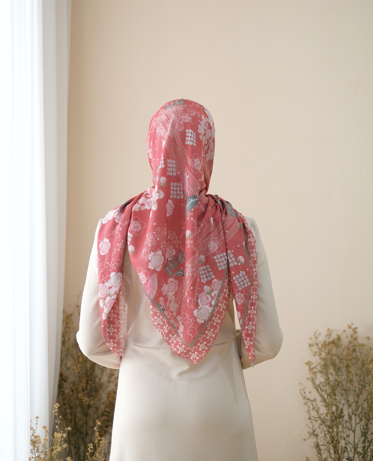 Square Hijab AURA in Pomegranade Red