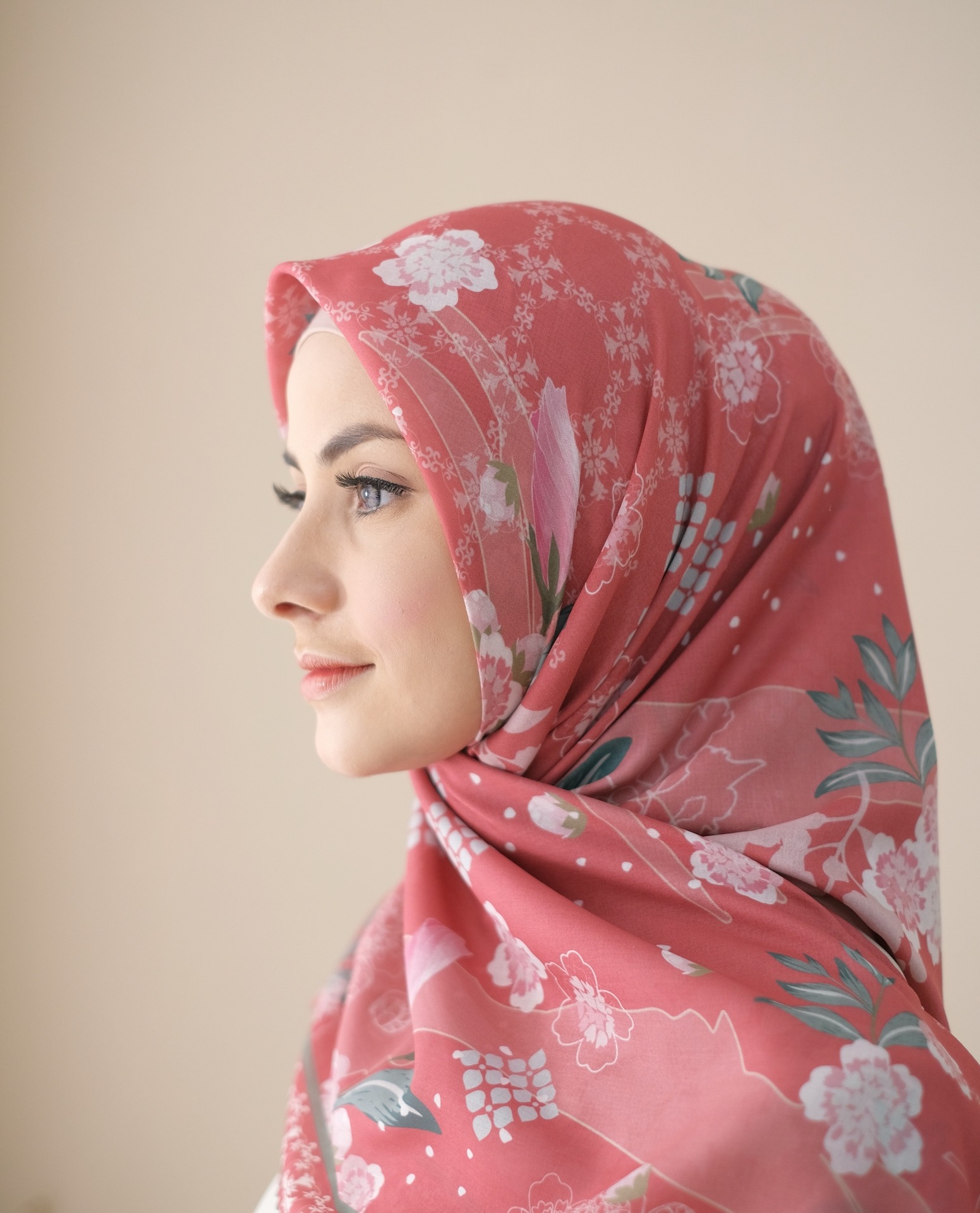 Square Hijab AURA in Pomegranade Red