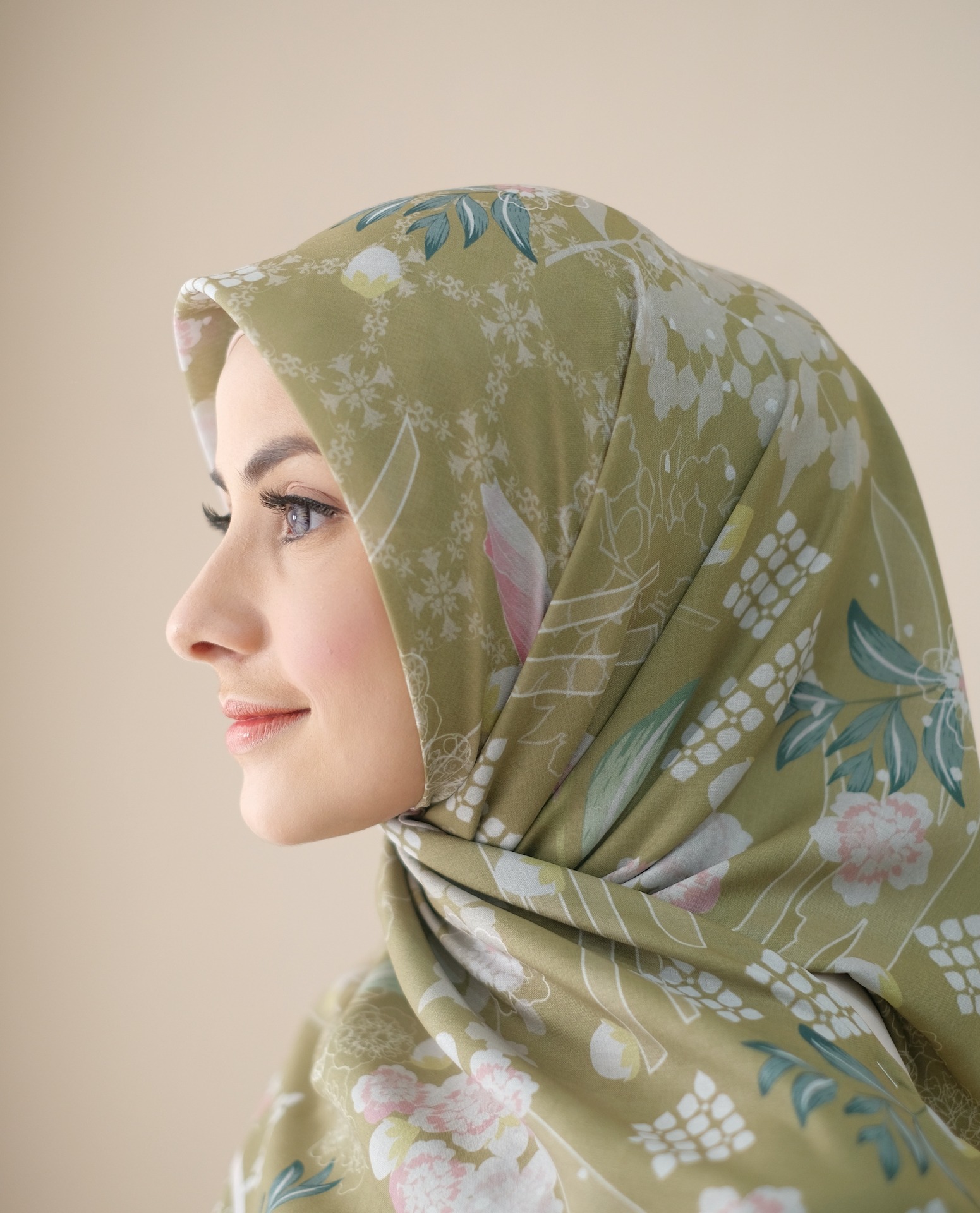 Square Hijab AURA in Moss Green