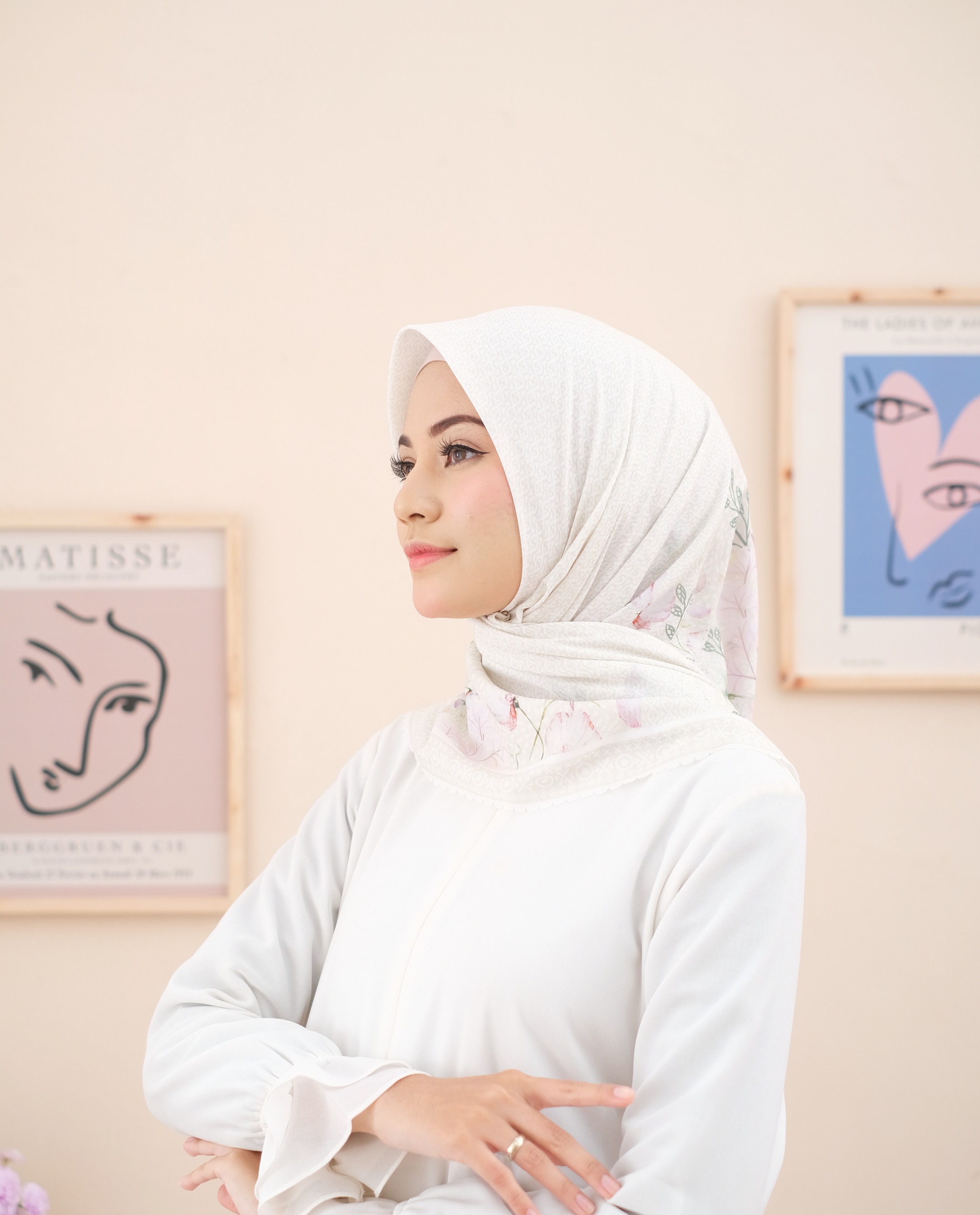 Square Hijab JAMILA in Ivory