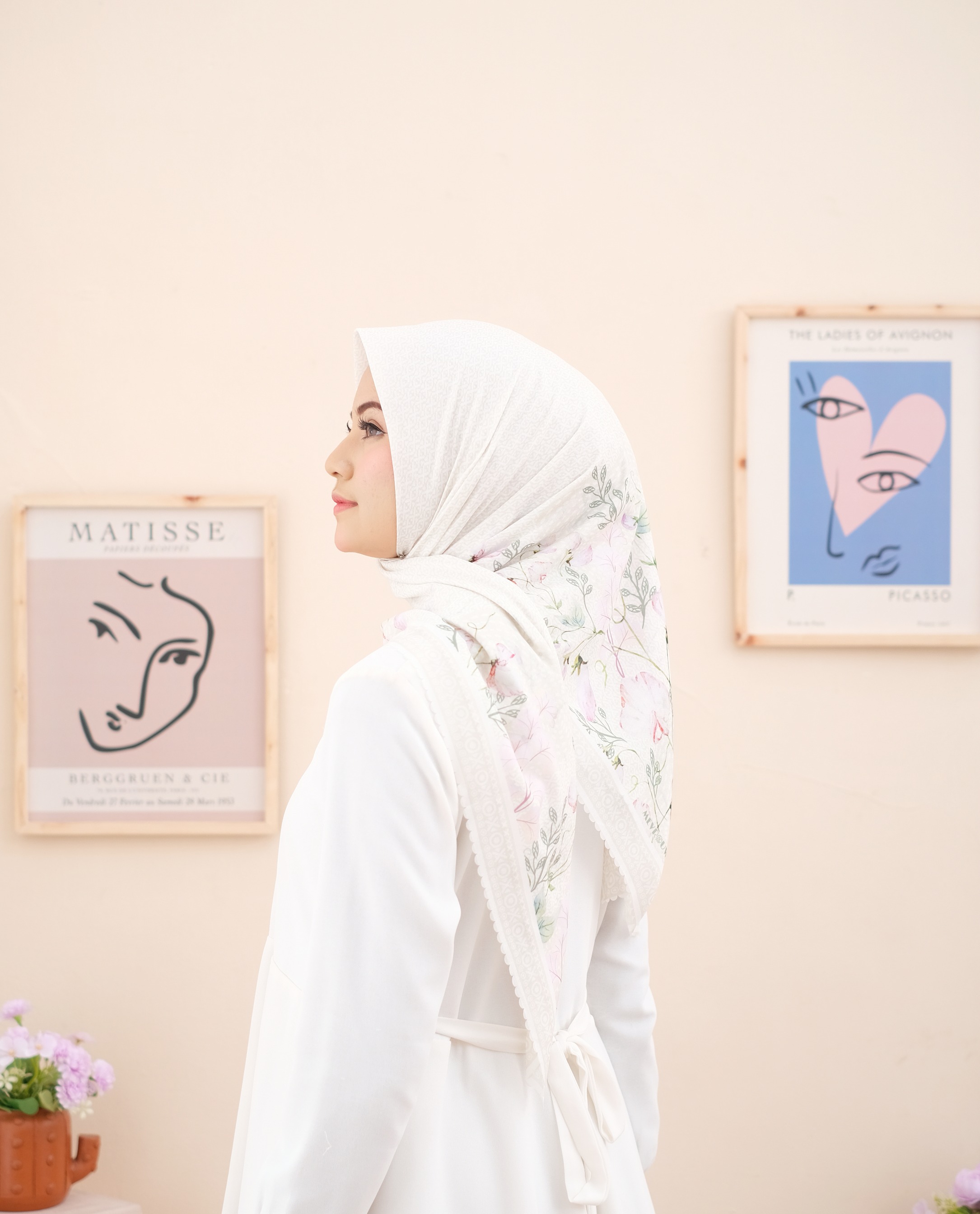 Square Hijab JAMILA in Ivory