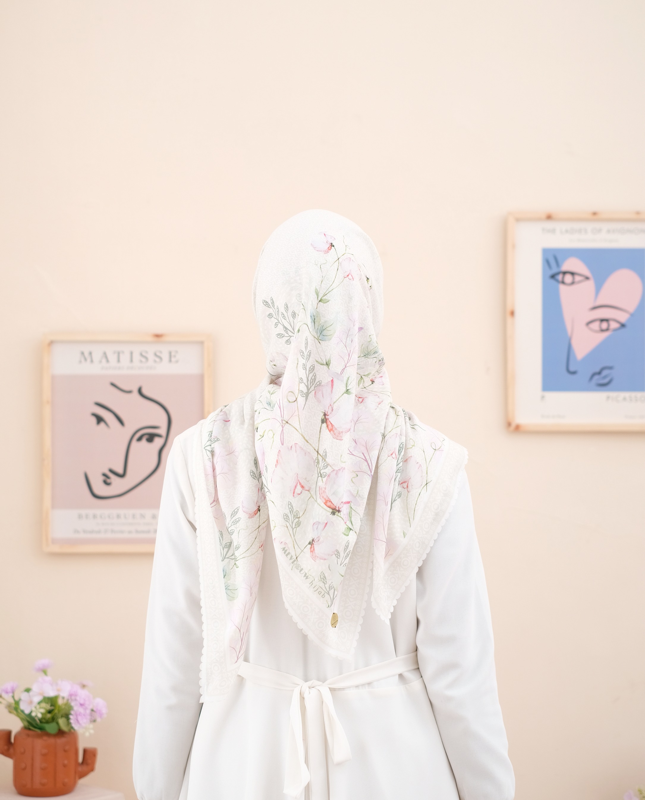 Square Hijab JAMILA in Ivory