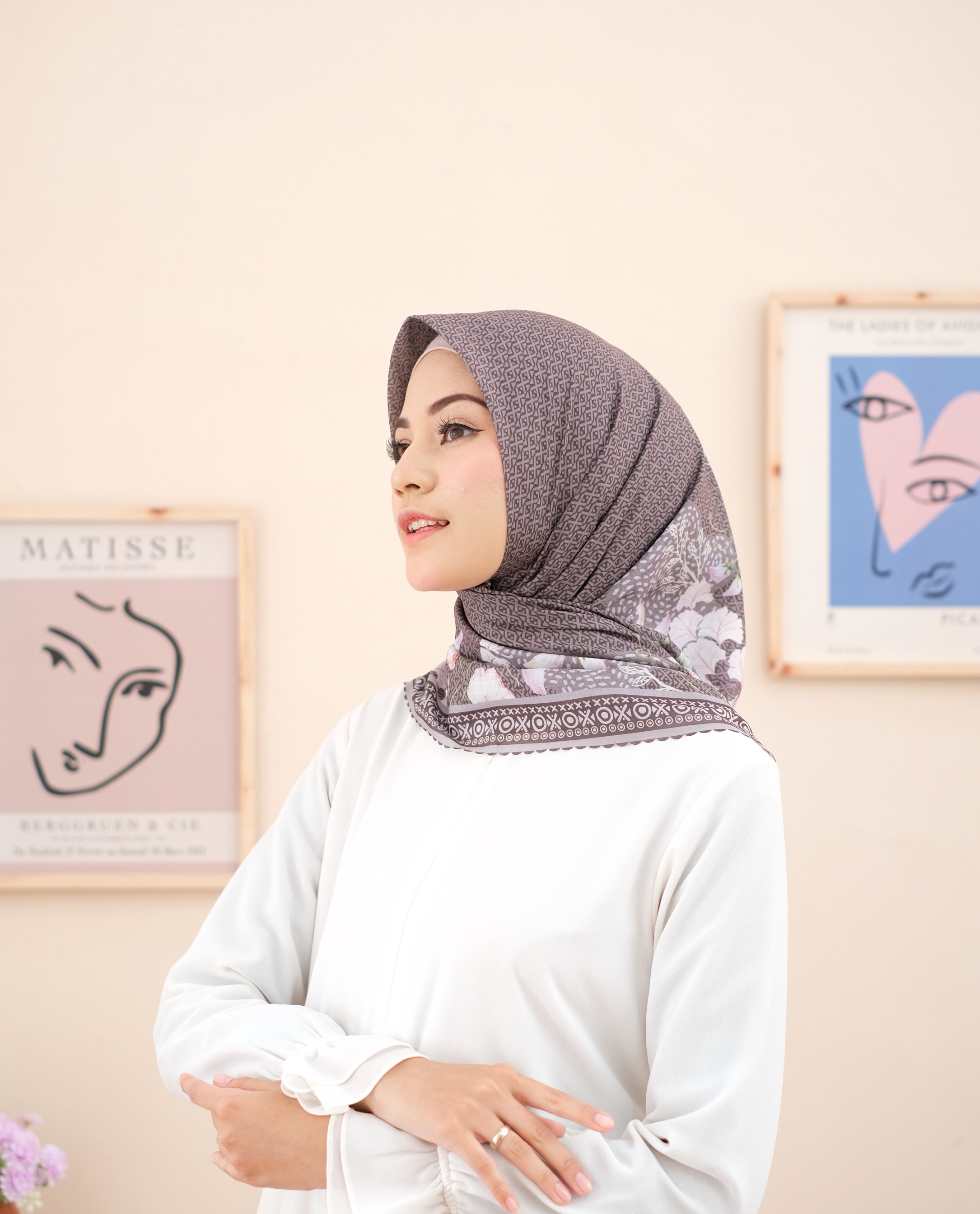 Square Hijab JAMILA in Brown