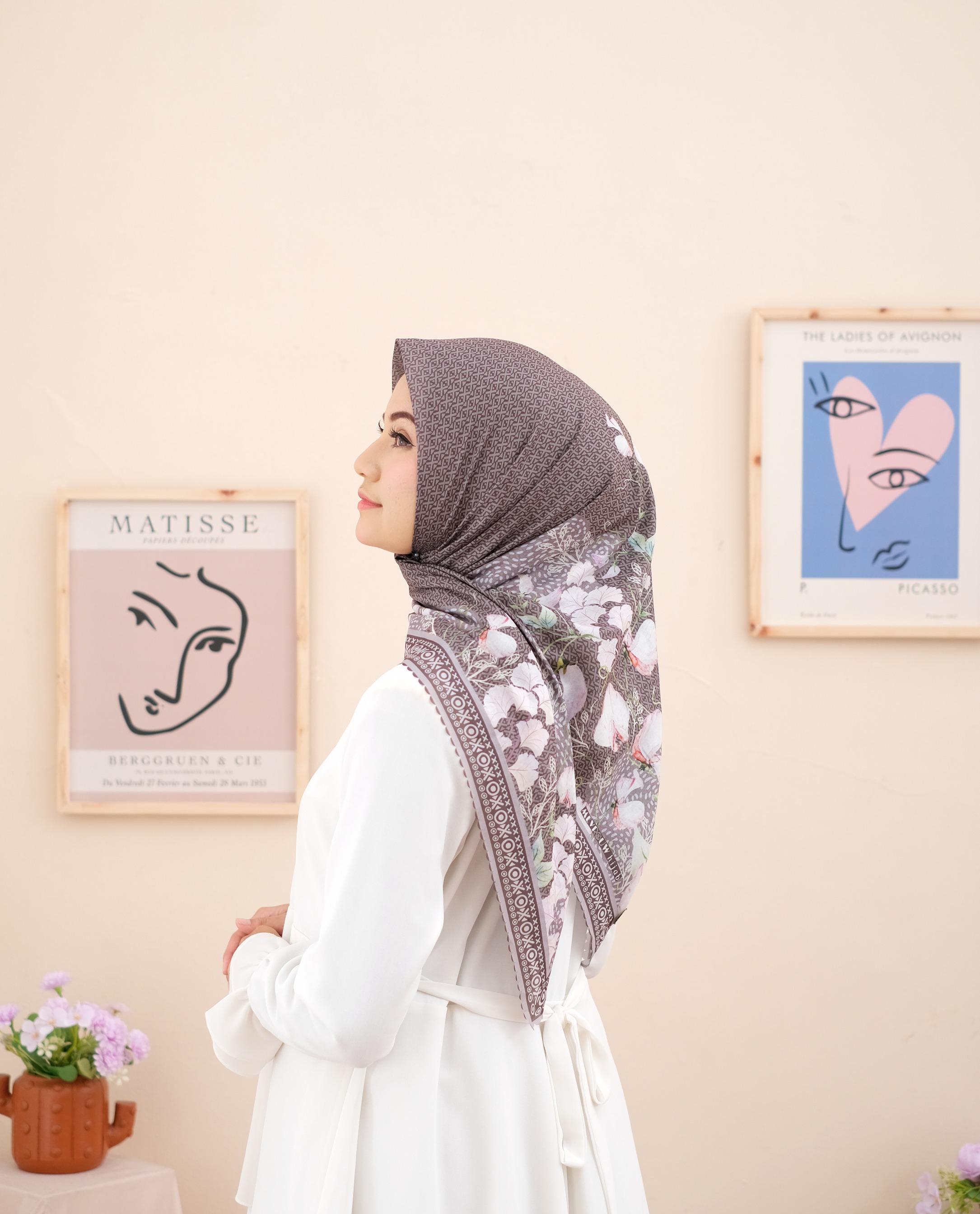Square Hijab JAMILA in Brown